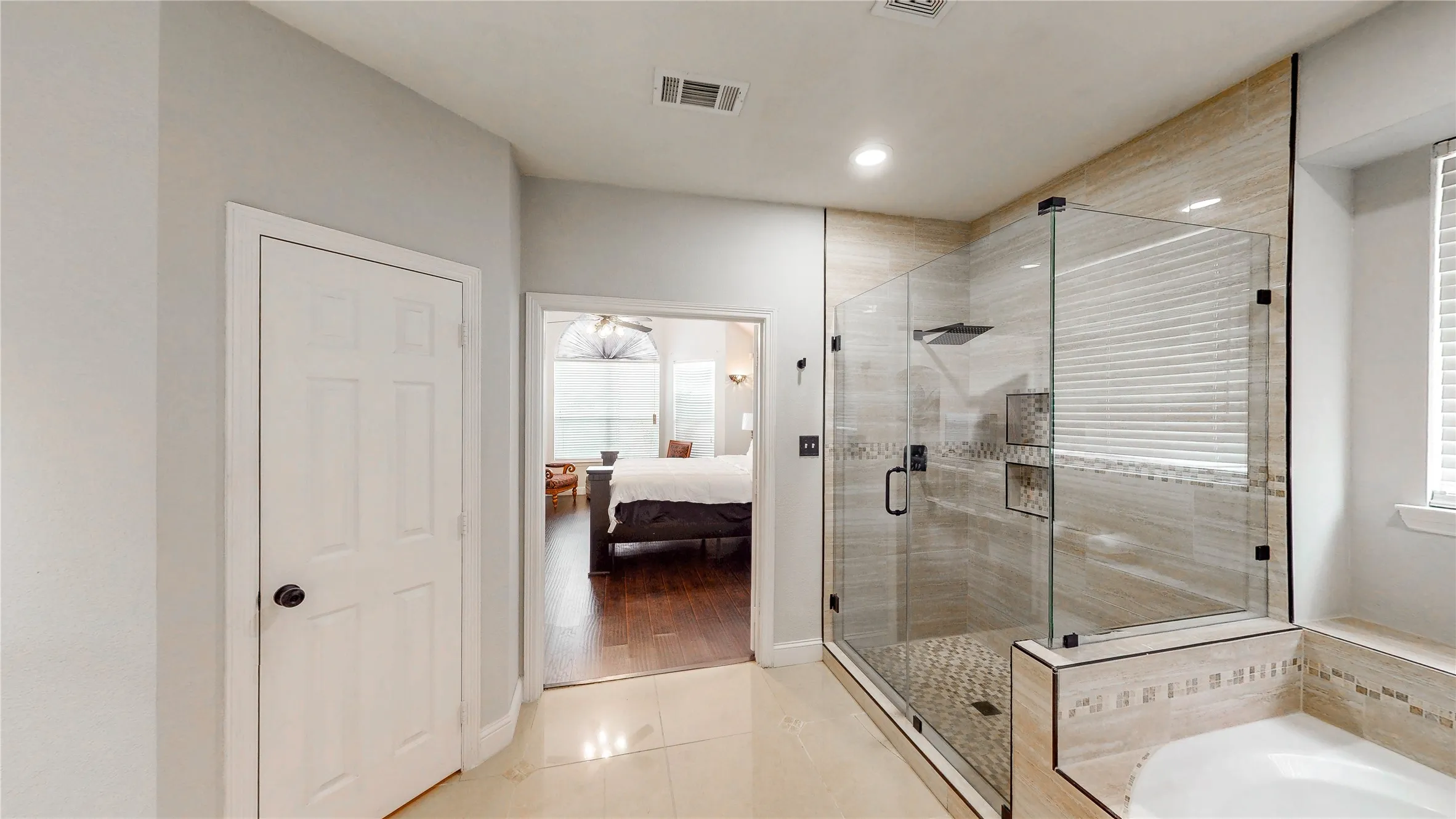 Single Family Residence For Sale in Denton County , 6120 Cobble Trail, Flower Mound, Texas 75028, 4 Bedroom, 4 Bathroom, 3 Garage spaces, 3,479 Sqft, built in 2001, mls#21294993, Real Estate Agent in Flower Mound, Homes For Sale in Denton county, Homes For Sale in Flower Mound, Realtor in Flower Mound Texas, Real Estate Brokerage Independent Realty Texas, Luminita Cordes Realtor