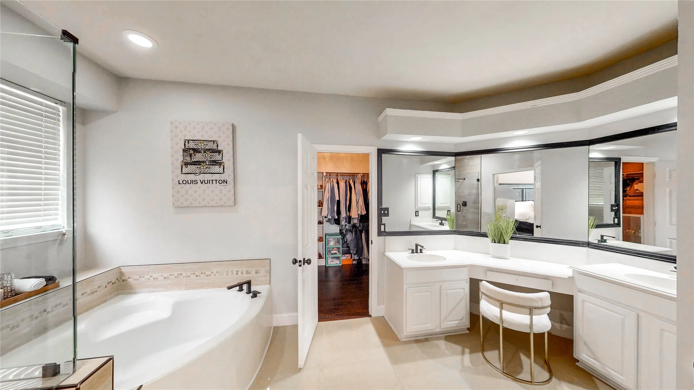 Single Family Residence For Sale in Denton County , 6120 Cobble Trail, Flower Mound, Texas 75028, 4 Bedroom, 4 Bathroom, 3 Garage spaces, 3,479 Sqft, built in 2001, mls#21294993, Real Estate Agent in Flower Mound, Homes For Sale in Denton county, Homes For Sale in Flower Mound, Realtor in Flower Mound Texas, Real Estate Brokerage Independent Realty Texas, Luminita Cordes Realtor