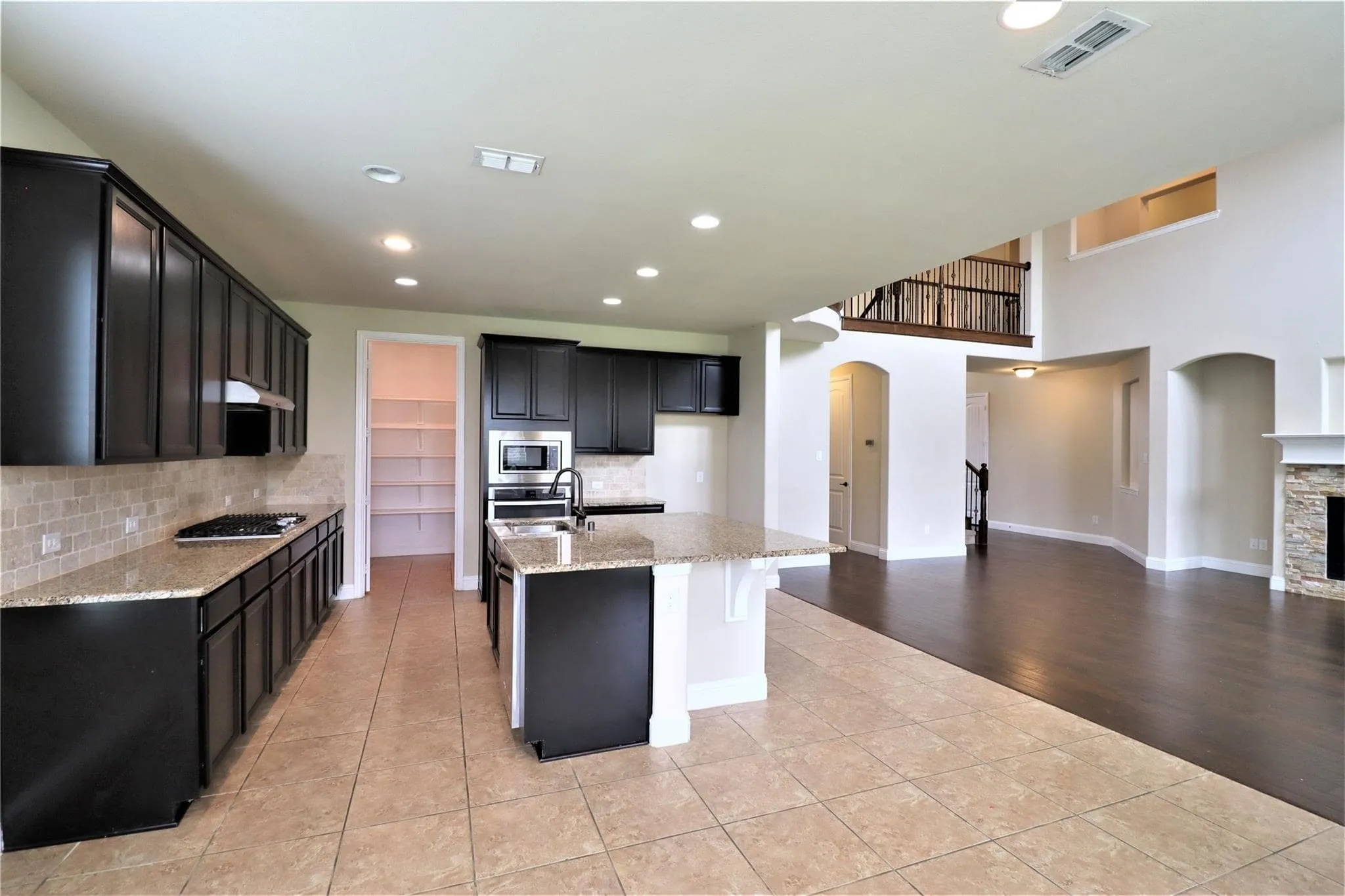 Single Family Residence For Rent in Denton County , 1156 Roma Drive, Frisco, Texas 75036, 5 Bedroom, 4 Bathroom, 2 Garage spaces, 4,174 Sqft, built in 2015, mls#21295031, Real Estate Agent in Frisco, Homes For Rent in Denton county, Homes For Rent in Frisco, Realtor in Frisco Texas, Real Estate Brokerage Independent Realty Texas, Luminita Cordes Realtor