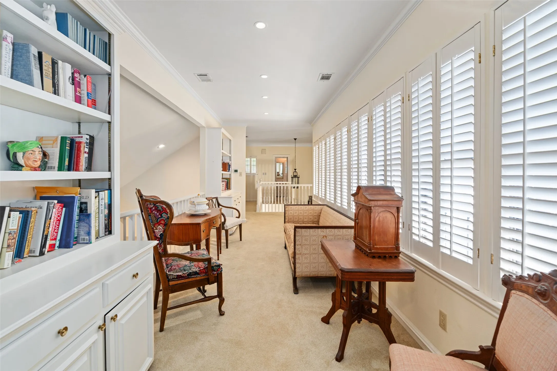 Single Family Residence For Sale in Dallas County , 3 Royal Terrace Court, Dallas, Texas 75225, 3 Bedroom, 3 Bathroom, 2 Garage spaces, 3,397 Sqft, built in 1979, mls#21295023, Real Estate Agent in Dallas, Homes For Sale in Dallas county, Homes For Sale in Dallas, Realtor in Dallas Texas, Real Estate Brokerage Independent Realty Texas, Luminita Cordes Realtor