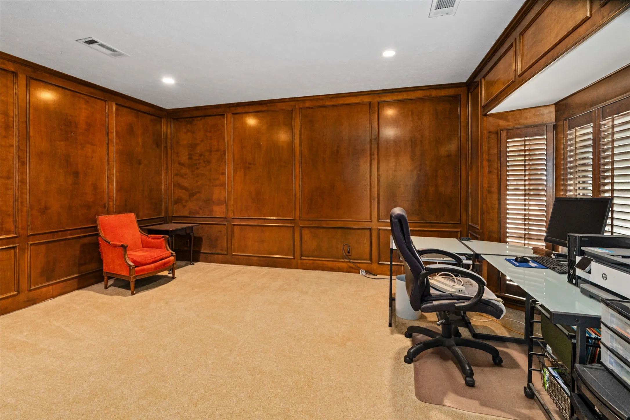 Single Family Residence For Sale in Dallas County , 3 Royal Terrace Court, Dallas, Texas 75225, 3 Bedroom, 3 Bathroom, 2 Garage spaces, 3,397 Sqft, built in 1979, mls#21295023, Real Estate Agent in Dallas, Homes For Sale in Dallas county, Homes For Sale in Dallas, Realtor in Dallas Texas, Real Estate Brokerage Independent Realty Texas, Luminita Cordes Realtor
