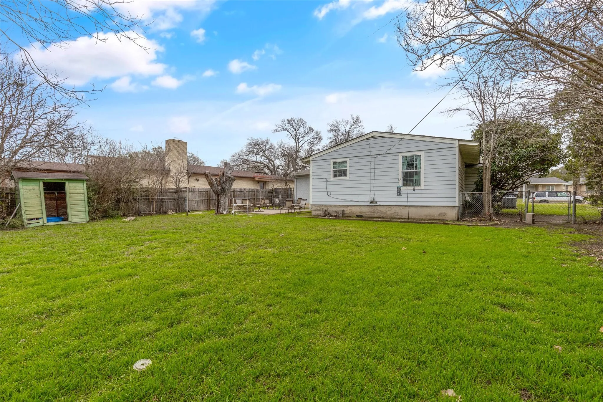 Single Family Residence For Sale in Tarrant County , 4228 Winfield Avenue, Fort Worth, Texas 76109, 4 Bedroom, 2 Bathroom, 1 Garage spaces, 1,486 Sqft, built in 1950, mls#21294947, Real Estate Agent in Fort Worth, Homes For Sale in Tarrant county, Homes For Sale in Fort Worth, Realtor in Fort Worth Texas, Real Estate Brokerage Independent Realty Texas, Luminita Cordes Realtor