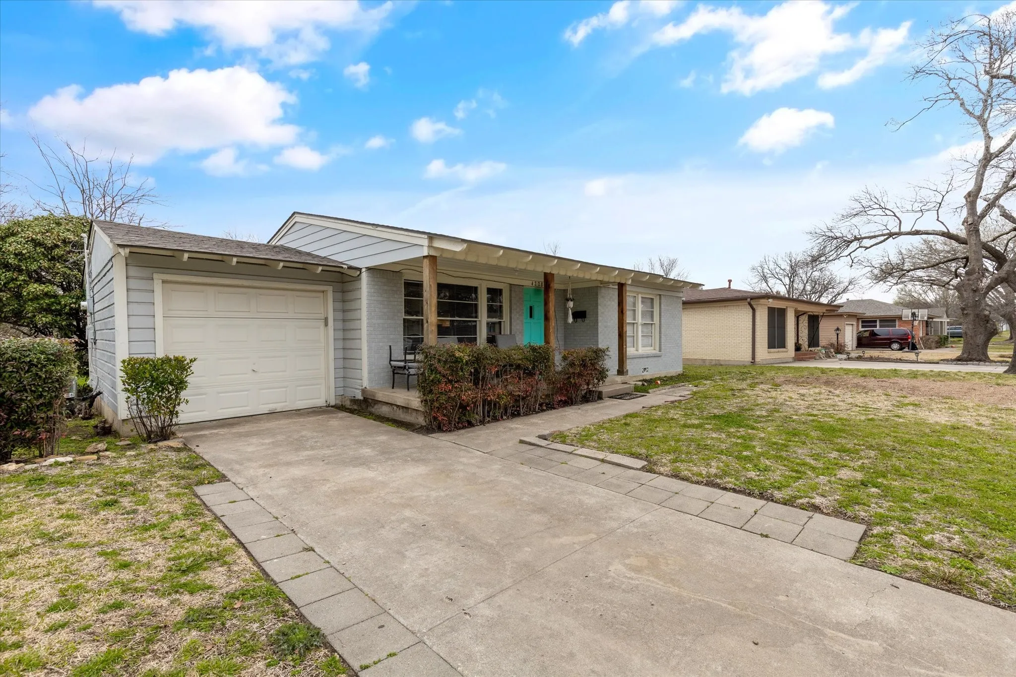 Single Family Residence For Sale in Tarrant County , 4228 Winfield Avenue, Fort Worth, Texas 76109, 4 Bedroom, 2 Bathroom, 1 Garage spaces, 1,486 Sqft, built in 1950, mls#21294947, Real Estate Agent in Fort Worth, Homes For Sale in Tarrant county, Homes For Sale in Fort Worth, Realtor in Fort Worth Texas, Real Estate Brokerage Independent Realty Texas, Luminita Cordes Realtor