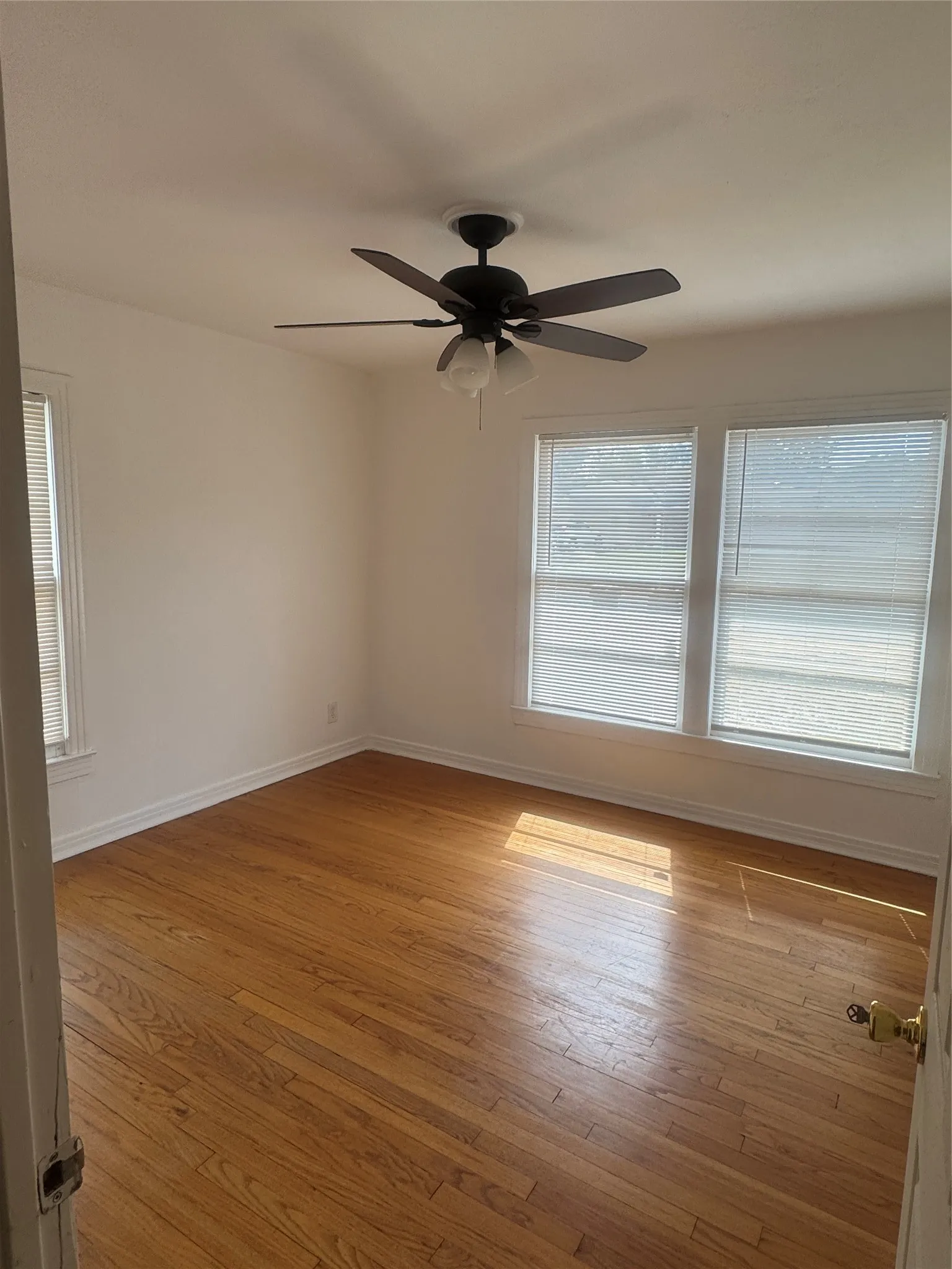Single Family Residence For Sale in Tarrant County , 4228 Winfield Avenue, Fort Worth, Texas 76109, 4 Bedroom, 2 Bathroom, 1 Garage spaces, 1,486 Sqft, built in 1950, mls#21294947, Real Estate Agent in Fort Worth, Homes For Sale in Tarrant county, Homes For Sale in Fort Worth, Realtor in Fort Worth Texas, Real Estate Brokerage Independent Realty Texas, Luminita Cordes Realtor