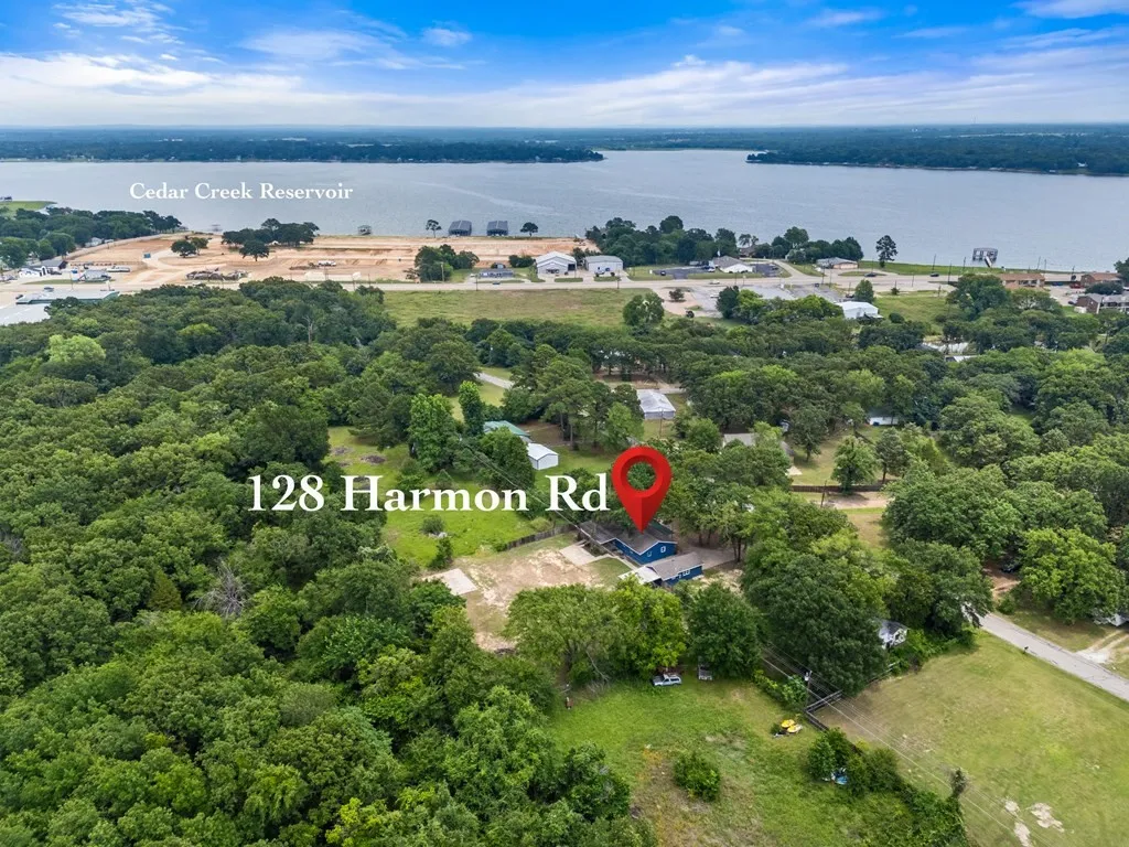 Single Family Residence For Sale in Henderson County , 128 Harmon Road, Gun Barrel City, Texas 75156, 3 Bedroom, 2 Bathroom, 1 Garage spaces, 2,002 Sqft, built in 1980, mls#21289121, Real Estate Agent in Gun Barrel City, Homes For Sale in Henderson county, Homes For Sale in Gun Barrel City, Realtor in Gun Barrel City Texas, Real Estate Brokerage Independent Realty Texas, Luminita Cordes Realtor