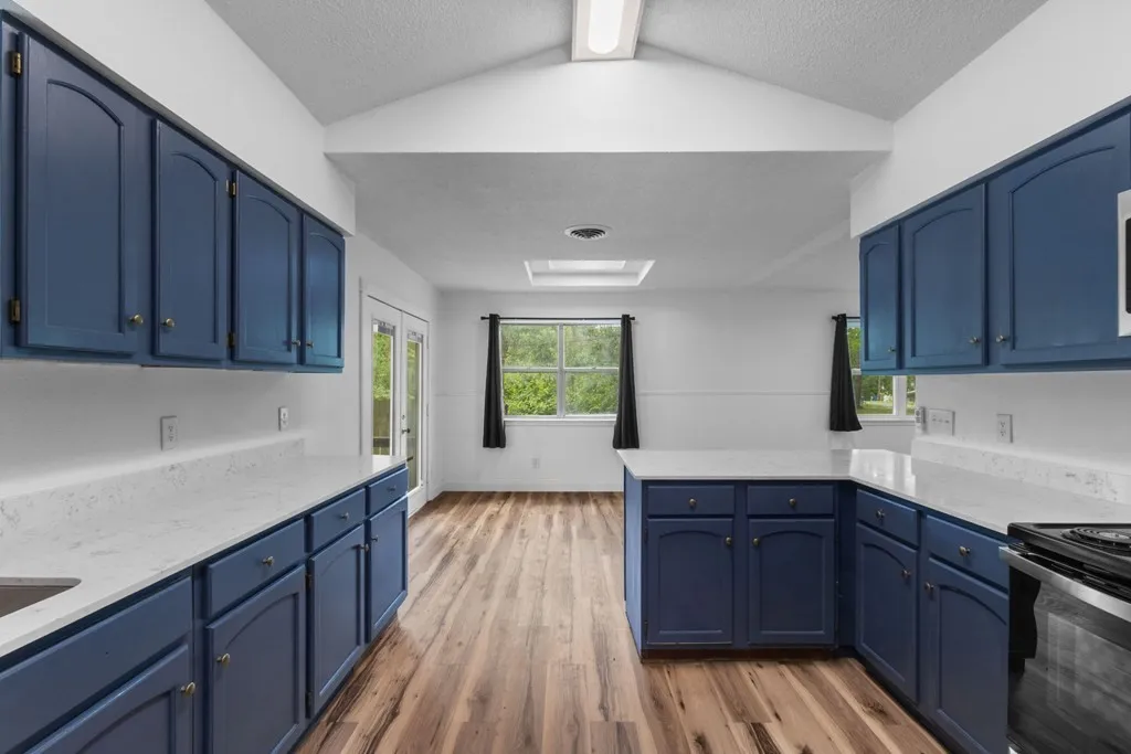 Single Family Residence For Sale in Henderson County , 128 Harmon Road, Gun Barrel City, Texas 75156, 3 Bedroom, 2 Bathroom, 1 Garage spaces, 2,002 Sqft, built in 1980, mls#21289121, Real Estate Agent in Gun Barrel City, Homes For Sale in Henderson county, Homes For Sale in Gun Barrel City, Realtor in Gun Barrel City Texas, Real Estate Brokerage Independent Realty Texas, Luminita Cordes Realtor