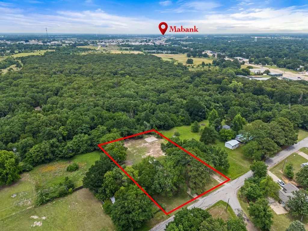 Single Family Residence For Sale in Henderson County , 128 Harmon Road, Gun Barrel City, Texas 75156, 3 Bedroom, 2 Bathroom, 1 Garage spaces, 2,002 Sqft, built in 1980, mls#21289121, Real Estate Agent in Gun Barrel City, Homes For Sale in Henderson county, Homes For Sale in Gun Barrel City, Realtor in Gun Barrel City Texas, Real Estate Brokerage Independent Realty Texas, Luminita Cordes Realtor