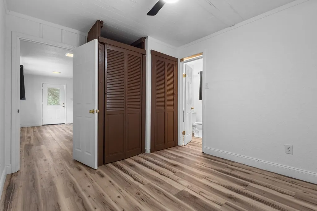 Single Family Residence For Sale in Henderson County , 128 Harmon Road, Gun Barrel City, Texas 75156, 3 Bedroom, 2 Bathroom, 1 Garage spaces, 2,002 Sqft, built in 1980, mls#21289121, Real Estate Agent in Gun Barrel City, Homes For Sale in Henderson county, Homes For Sale in Gun Barrel City, Realtor in Gun Barrel City Texas, Real Estate Brokerage Independent Realty Texas, Luminita Cordes Realtor