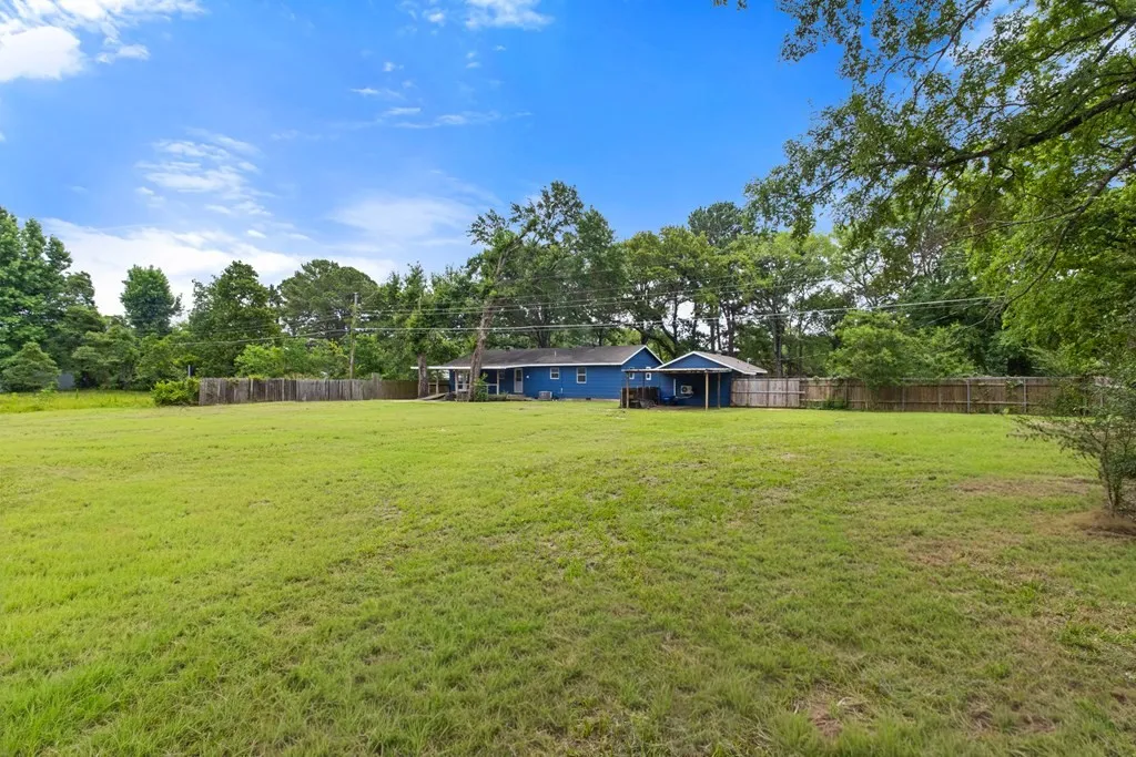 Single Family Residence For Sale in Henderson County , 128 Harmon Road, Gun Barrel City, Texas 75156, 3 Bedroom, 2 Bathroom, 1 Garage spaces, 2,002 Sqft, built in 1980, mls#21289121, Real Estate Agent in Gun Barrel City, Homes For Sale in Henderson county, Homes For Sale in Gun Barrel City, Realtor in Gun Barrel City Texas, Real Estate Brokerage Independent Realty Texas, Luminita Cordes Realtor
