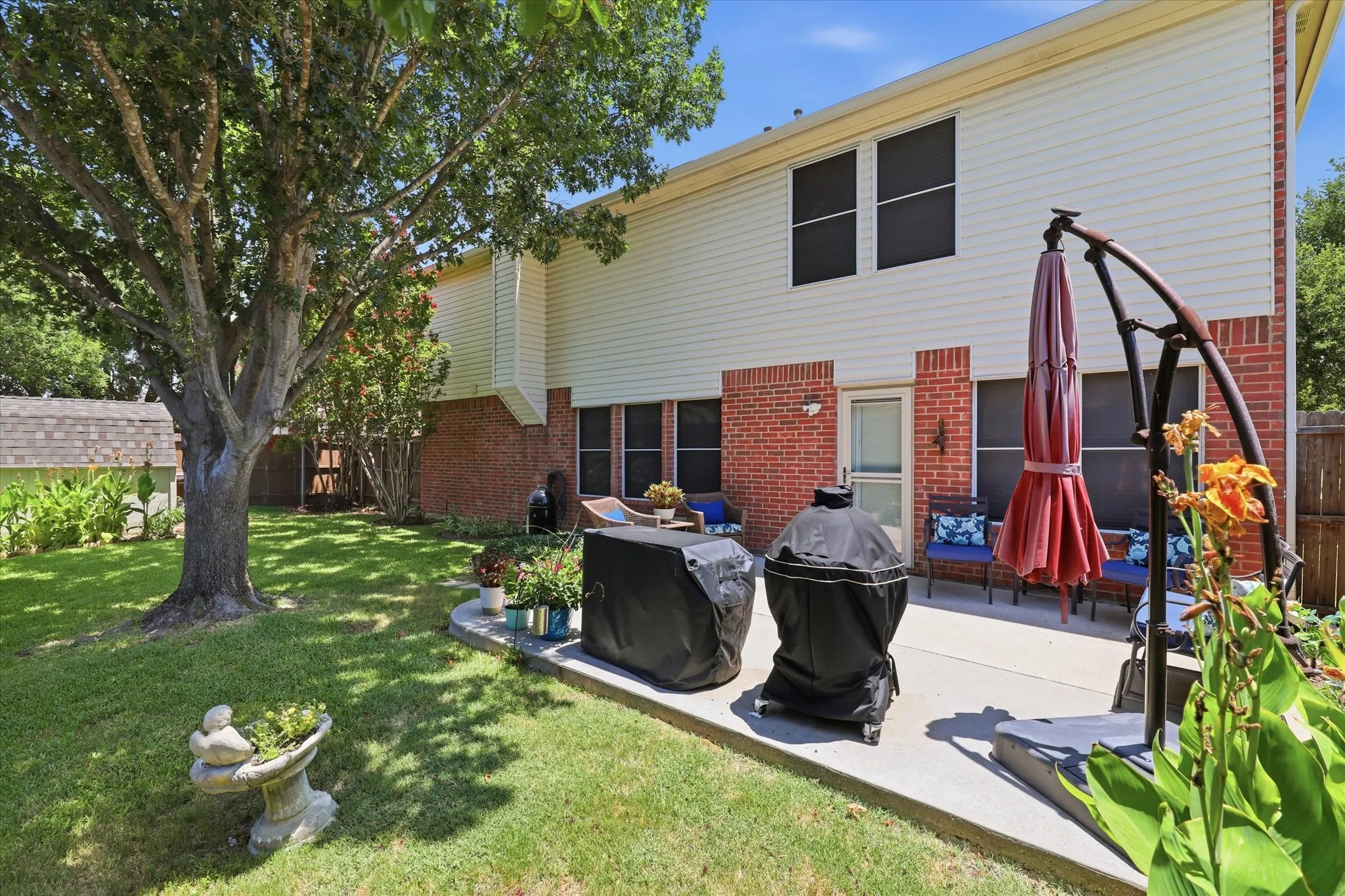 Shaded backyard, bring your ideals and turn this space into your backyard paradise.