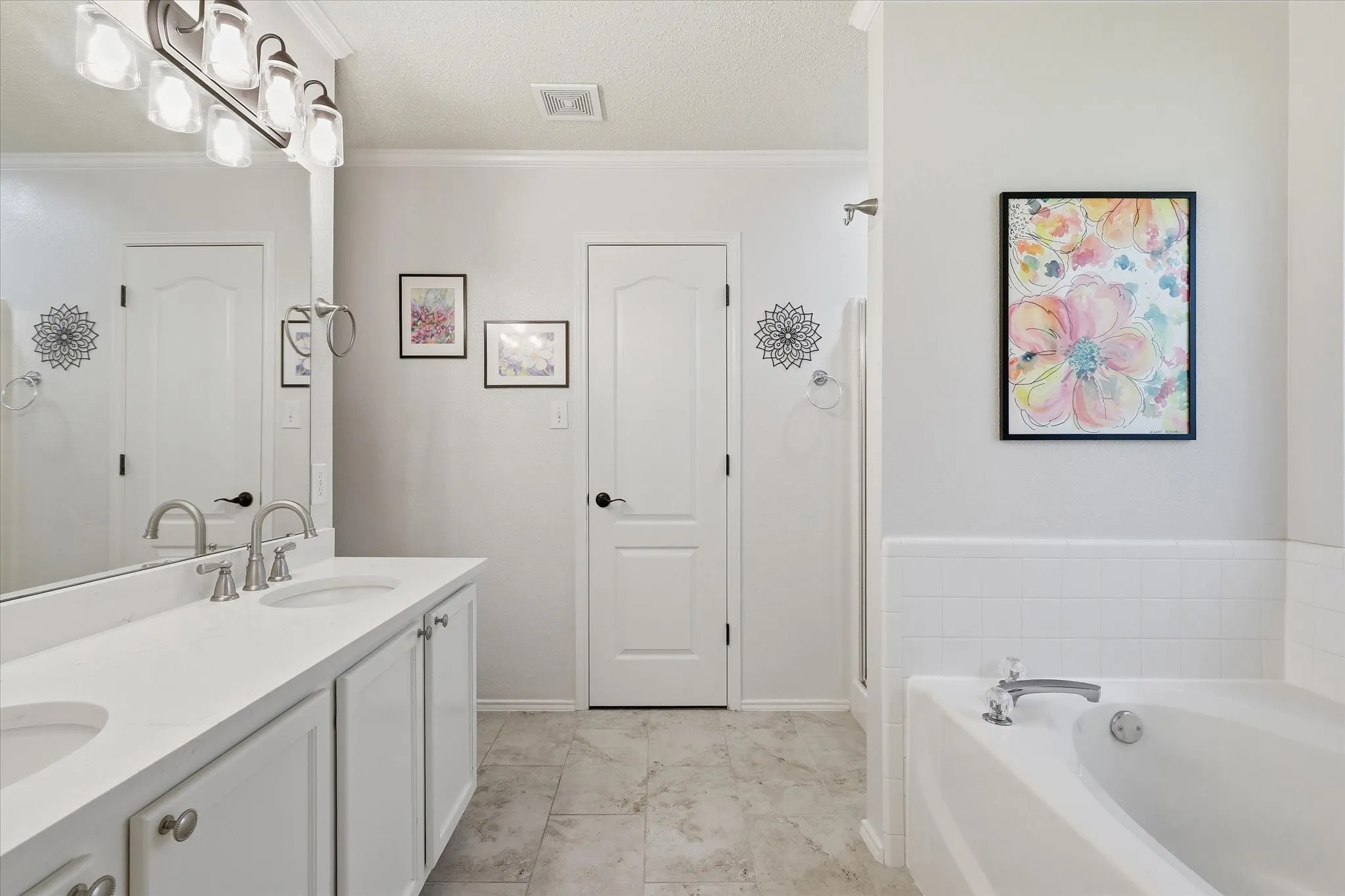Separate shower, Dual Sinks