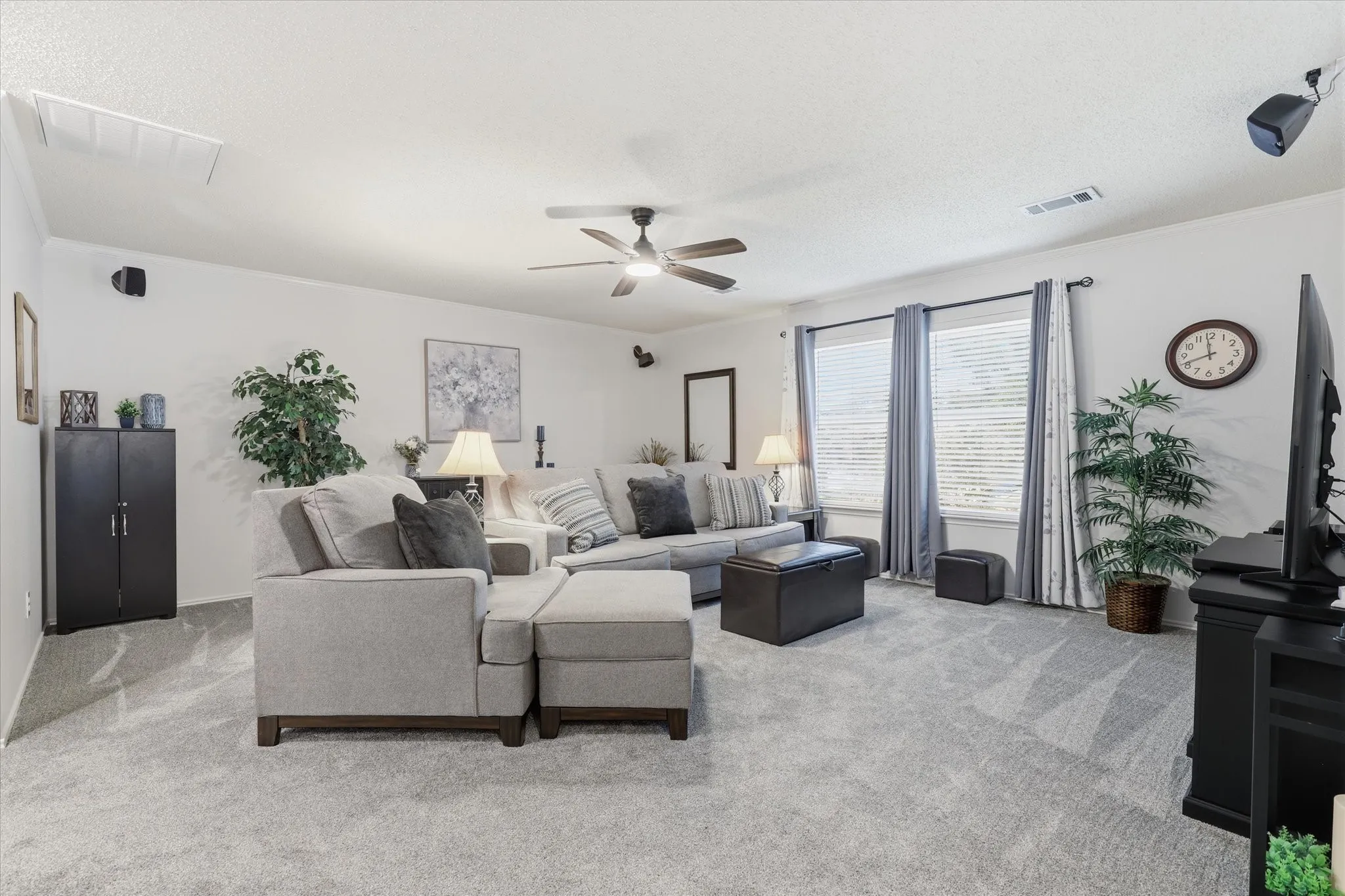 2 Living areas in this home offer you generational living or a great place for teens to hang out!
