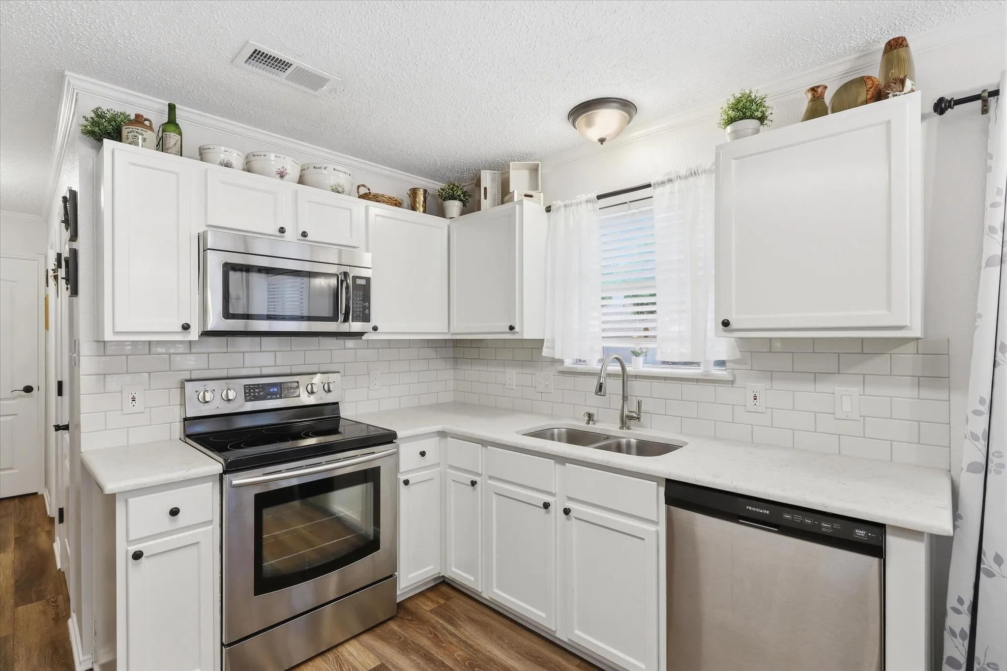 Great space for prepping.