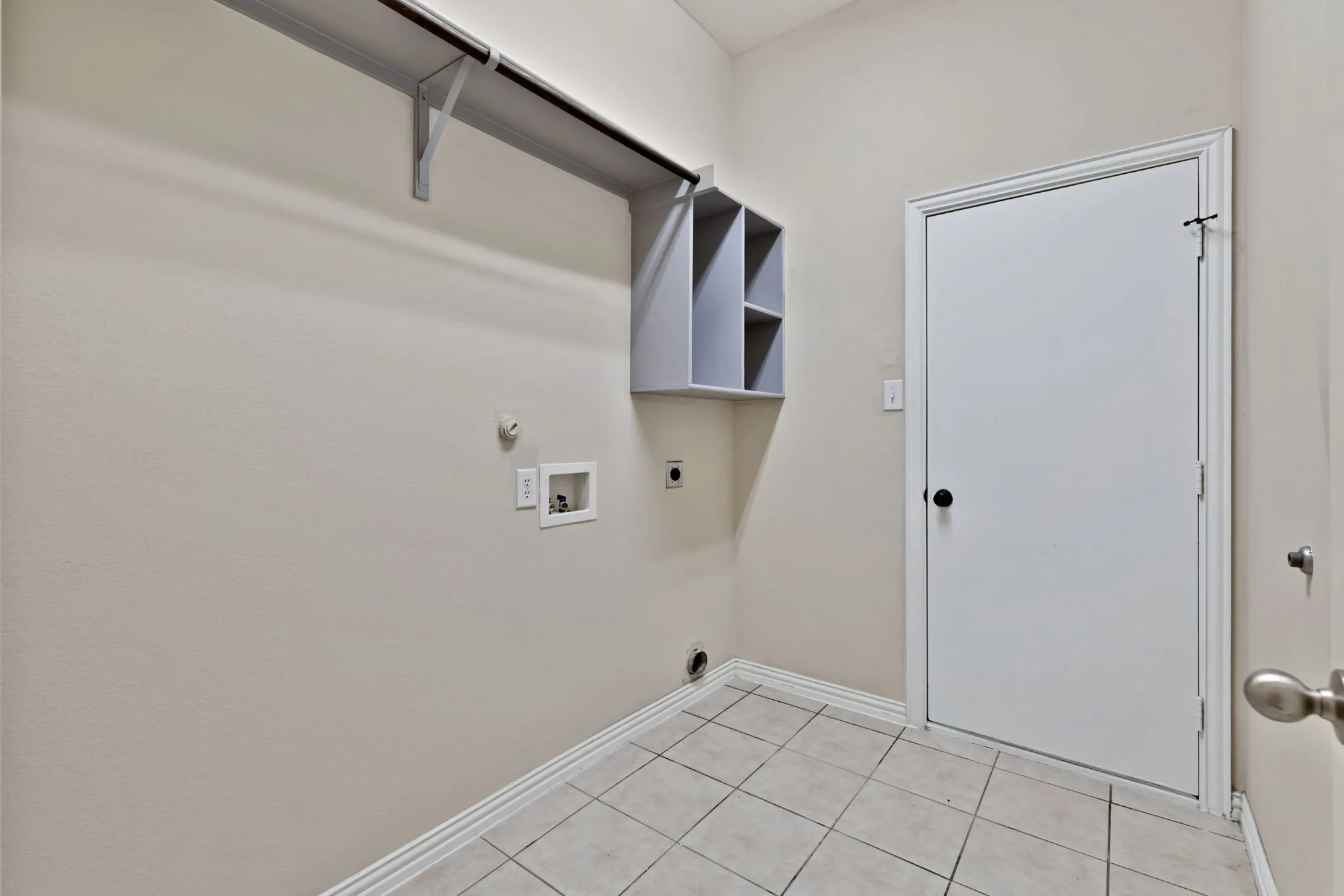 Single Family Residence For Sale in Tarrant County , 729 Red Elm Lane, Fort Worth, Texas 76131, 3 Bedroom, 2 Bathroom, 2 Garage spaces, 2,094 Sqft, built in 2005, mls#21295049, Real Estate Agent in Fort Worth, Homes For Sale in Tarrant county, Homes For Sale in Fort Worth, Realtor in Fort Worth Texas, Real Estate Brokerage Independent Realty Texas, Luminita Cordes Realtor
