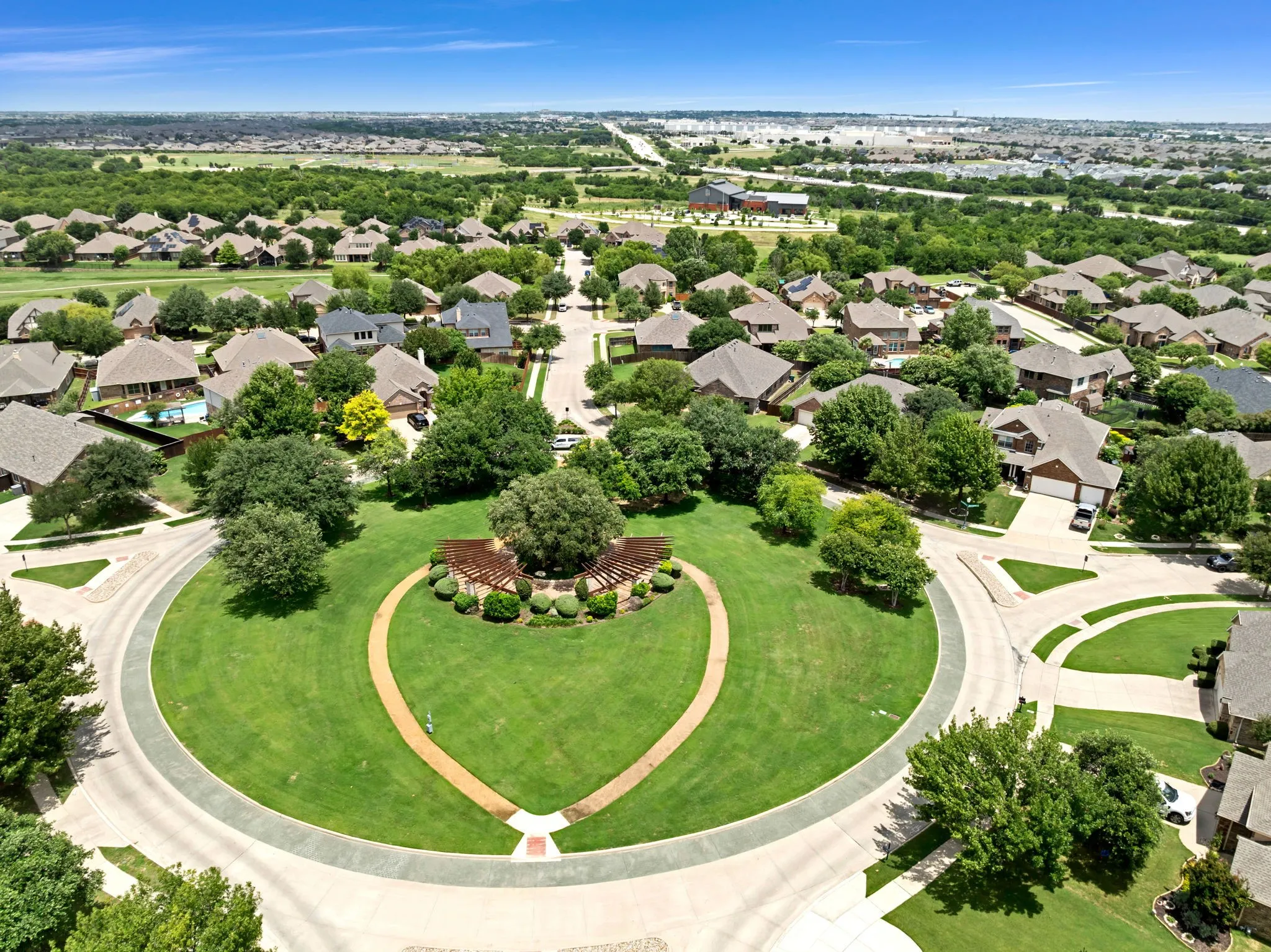 Single Family Residence For Sale in Tarrant County , 729 Red Elm Lane, Fort Worth, Texas 76131, 3 Bedroom, 2 Bathroom, 2 Garage spaces, 2,094 Sqft, built in 2005, mls#21295049, Real Estate Agent in Fort Worth, Homes For Sale in Tarrant county, Homes For Sale in Fort Worth, Realtor in Fort Worth Texas, Real Estate Brokerage Independent Realty Texas, Luminita Cordes Realtor