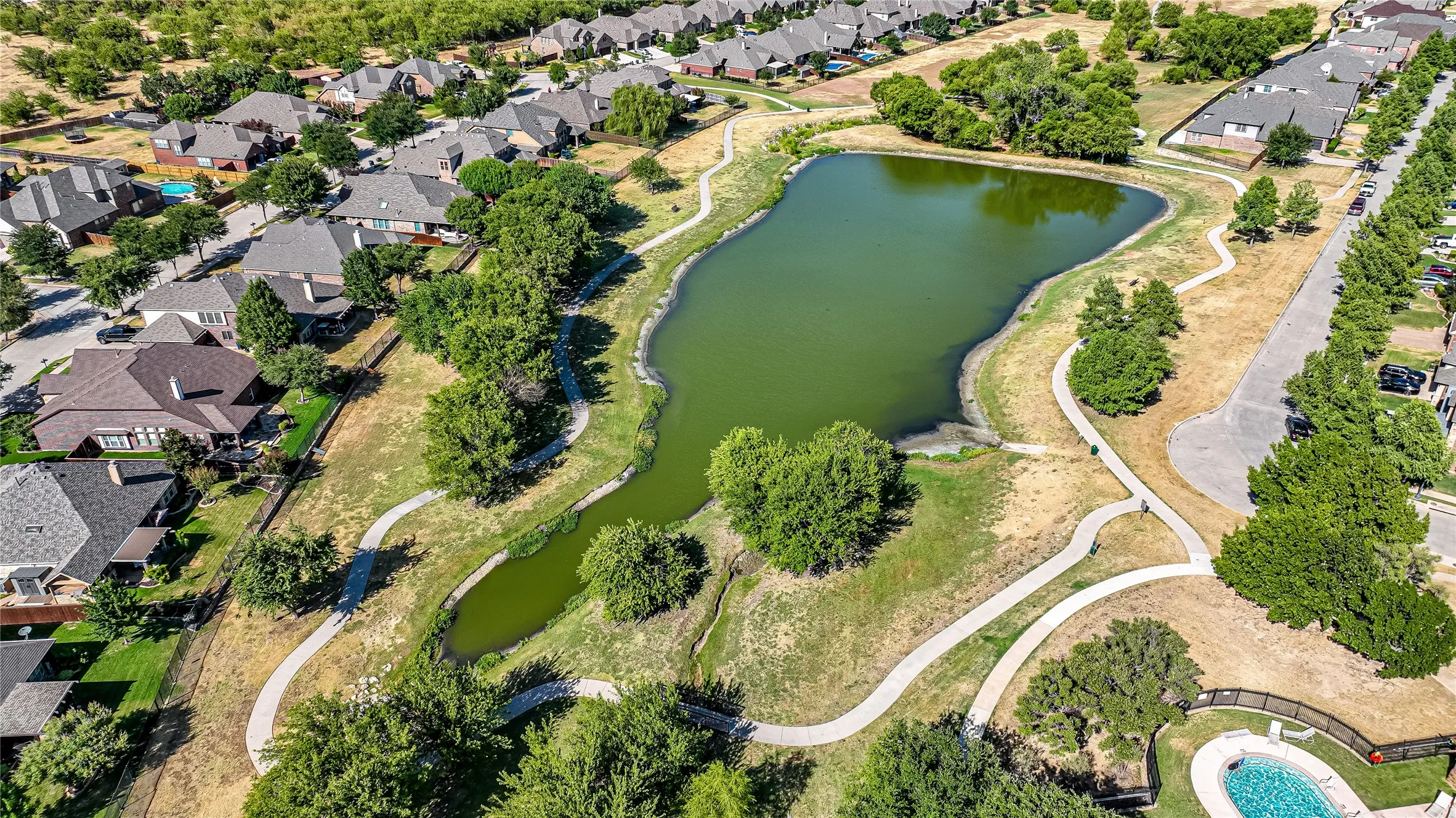 Single Family Residence For Sale in Tarrant County , 729 Red Elm Lane, Fort Worth, Texas 76131, 3 Bedroom, 2 Bathroom, 2 Garage spaces, 2,094 Sqft, built in 2005, mls#21295049, Real Estate Agent in Fort Worth, Homes For Sale in Tarrant county, Homes For Sale in Fort Worth, Realtor in Fort Worth Texas, Real Estate Brokerage Independent Realty Texas, Luminita Cordes Realtor