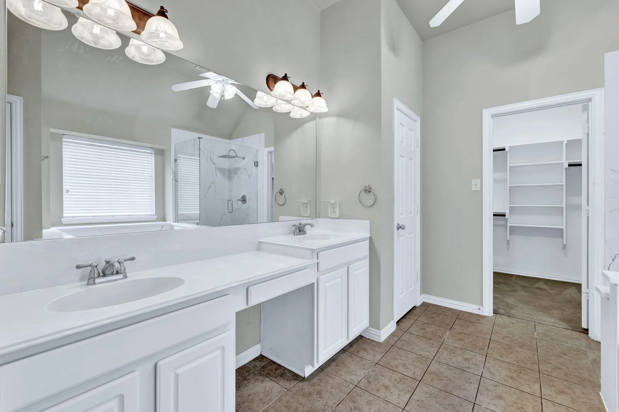 Single Family Residence For Sale in Tarrant County , 729 Red Elm Lane, Fort Worth, Texas 76131, 3 Bedroom, 2 Bathroom, 2 Garage spaces, 2,094 Sqft, built in 2005, mls#21295049, Real Estate Agent in Fort Worth, Homes For Sale in Tarrant county, Homes For Sale in Fort Worth, Realtor in Fort Worth Texas, Real Estate Brokerage Independent Realty Texas, Luminita Cordes Realtor