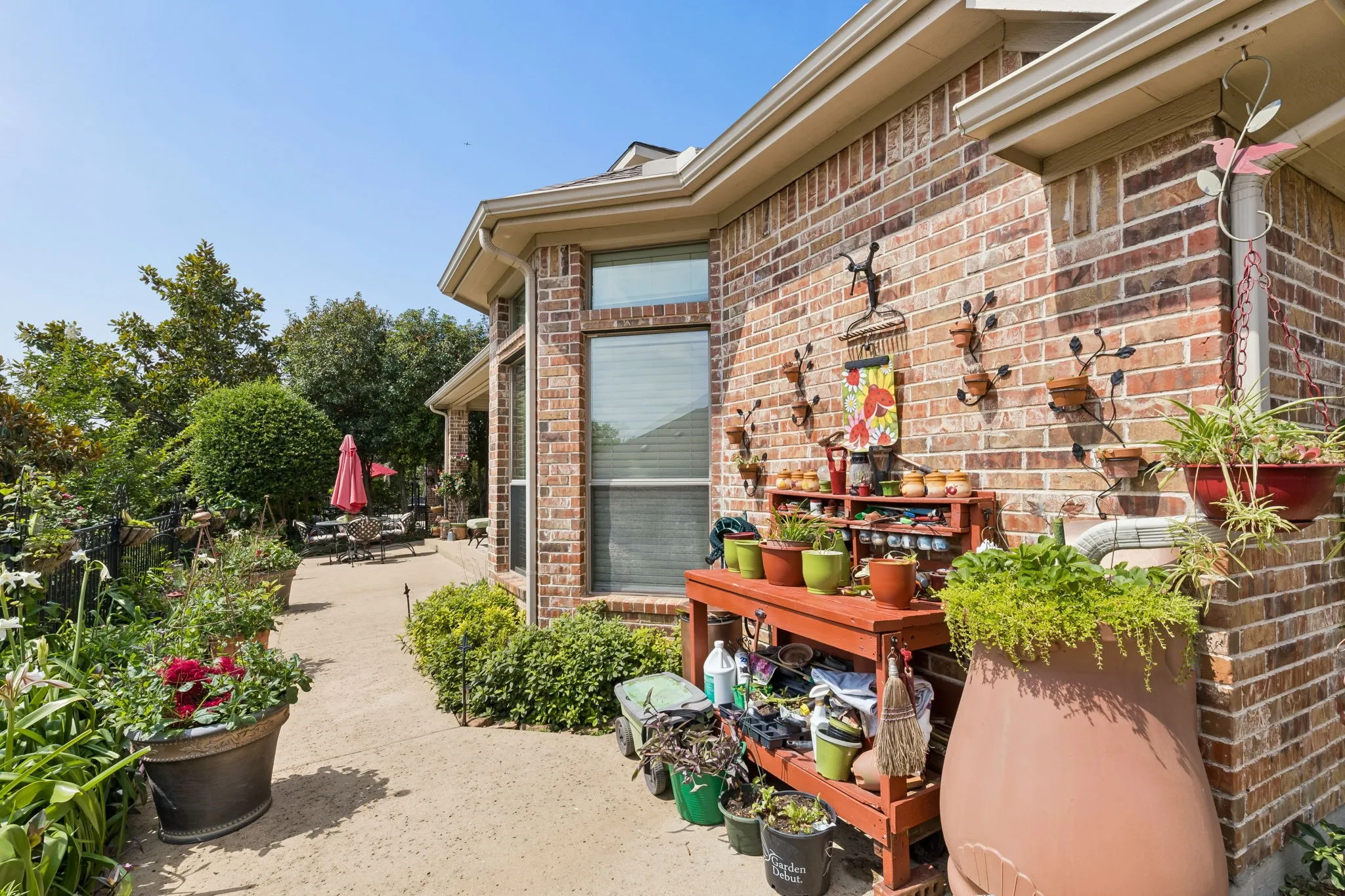 Single Family Residence For Sale in Collin County , 660 Scenic Ranch Circle, Fairview, Texas 75069, 3 Bedroom, 3 Bathroom, 2 Garage spaces, 3,126 Sqft, built in 2003, mls#21291408, Real Estate Agent in Fairview, Homes For Sale in Collin county, Homes For Sale in Fairview, Realtor in Fairview Texas, Real Estate Brokerage Independent Realty Texas, Luminita Cordes Realtor