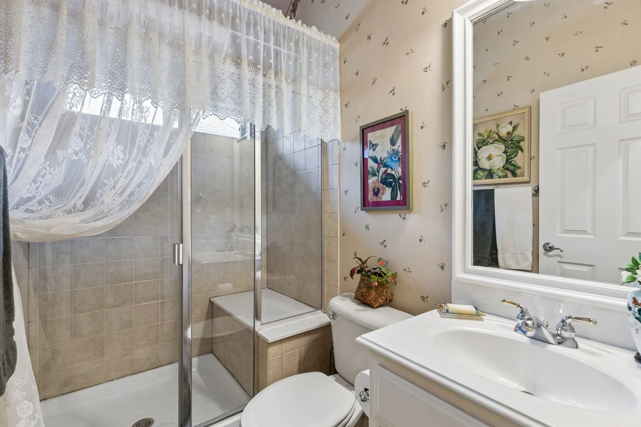 Single Family Residence For Sale in Collin County , 660 Scenic Ranch Circle, Fairview, Texas 75069, 3 Bedroom, 3 Bathroom, 2 Garage spaces, 3,126 Sqft, built in 2003, mls#21291408, Real Estate Agent in Fairview, Homes For Sale in Collin county, Homes For Sale in Fairview, Realtor in Fairview Texas, Real Estate Brokerage Independent Realty Texas, Luminita Cordes Realtor