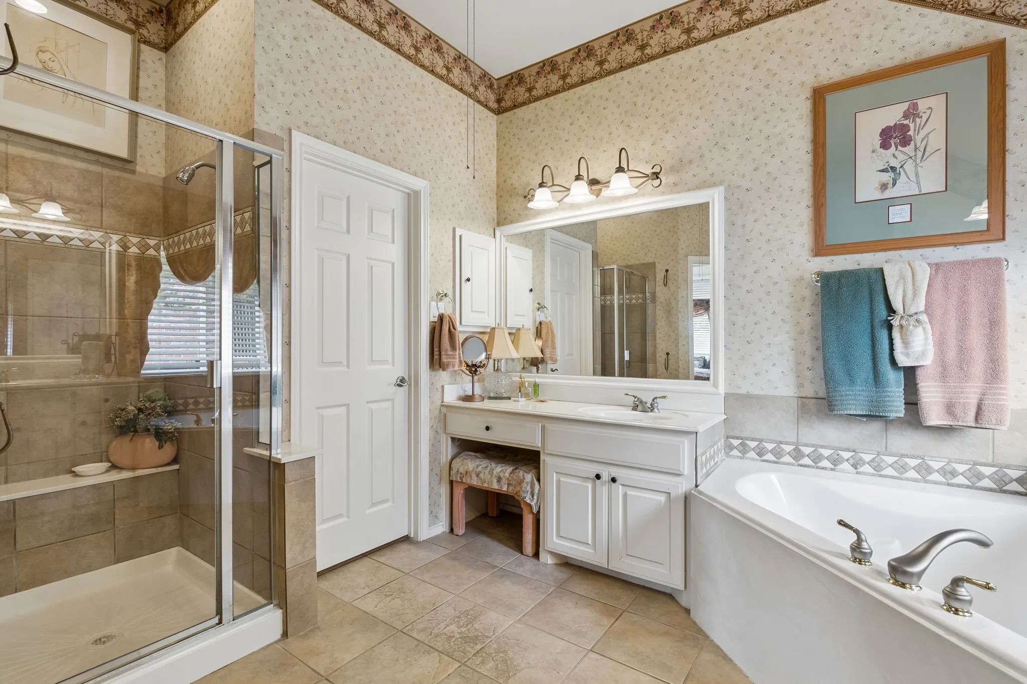Single Family Residence For Sale in Collin County , 660 Scenic Ranch Circle, Fairview, Texas 75069, 3 Bedroom, 3 Bathroom, 2 Garage spaces, 3,126 Sqft, built in 2003, mls#21291408, Real Estate Agent in Fairview, Homes For Sale in Collin county, Homes For Sale in Fairview, Realtor in Fairview Texas, Real Estate Brokerage Independent Realty Texas, Luminita Cordes Realtor