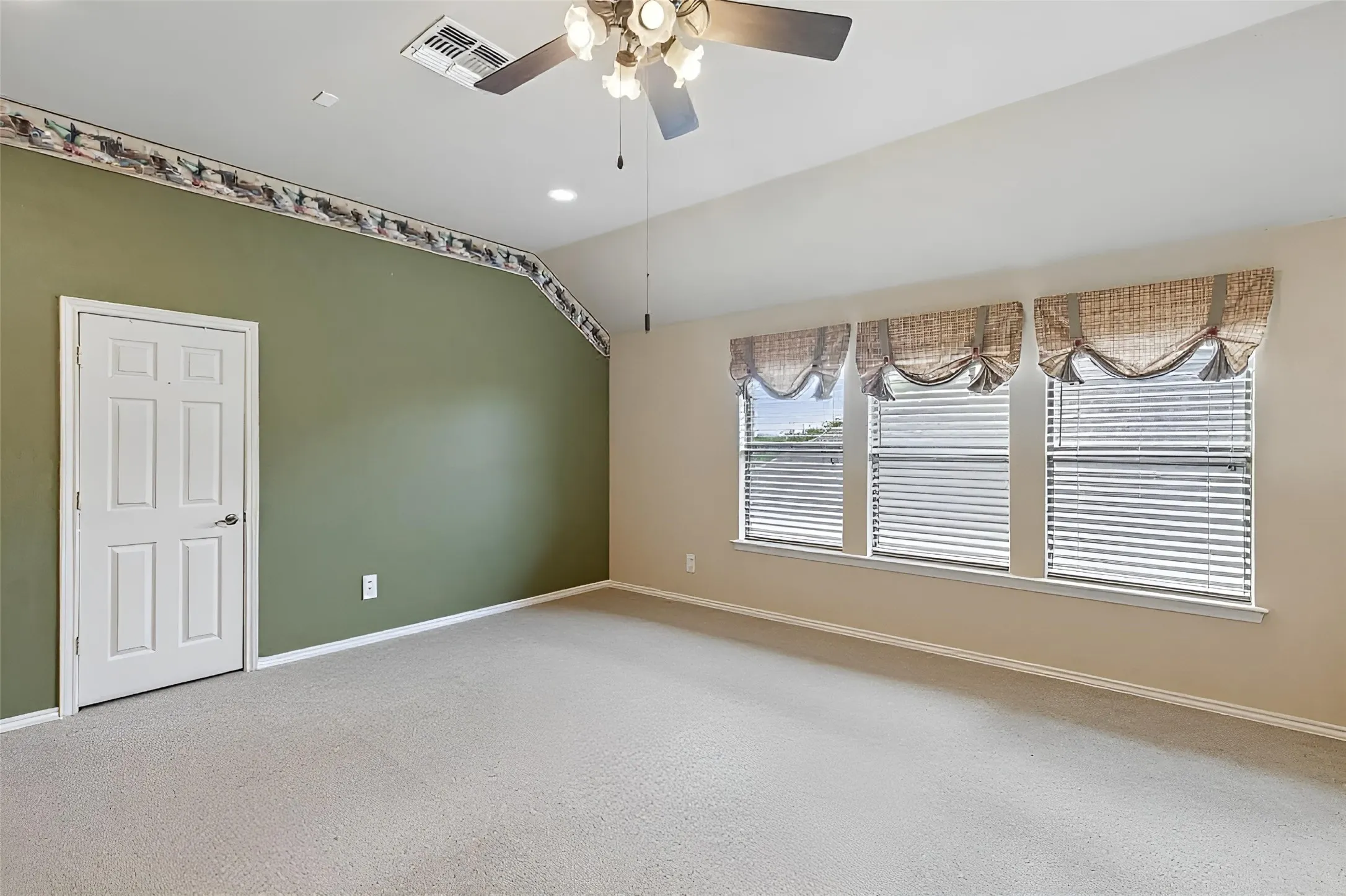 Single Family Residence For Sale in Collin County , 660 Scenic Ranch Circle, Fairview, Texas 75069, 3 Bedroom, 3 Bathroom, 2 Garage spaces, 3,126 Sqft, built in 2003, mls#21291408, Real Estate Agent in Fairview, Homes For Sale in Collin county, Homes For Sale in Fairview, Realtor in Fairview Texas, Real Estate Brokerage Independent Realty Texas, Luminita Cordes Realtor