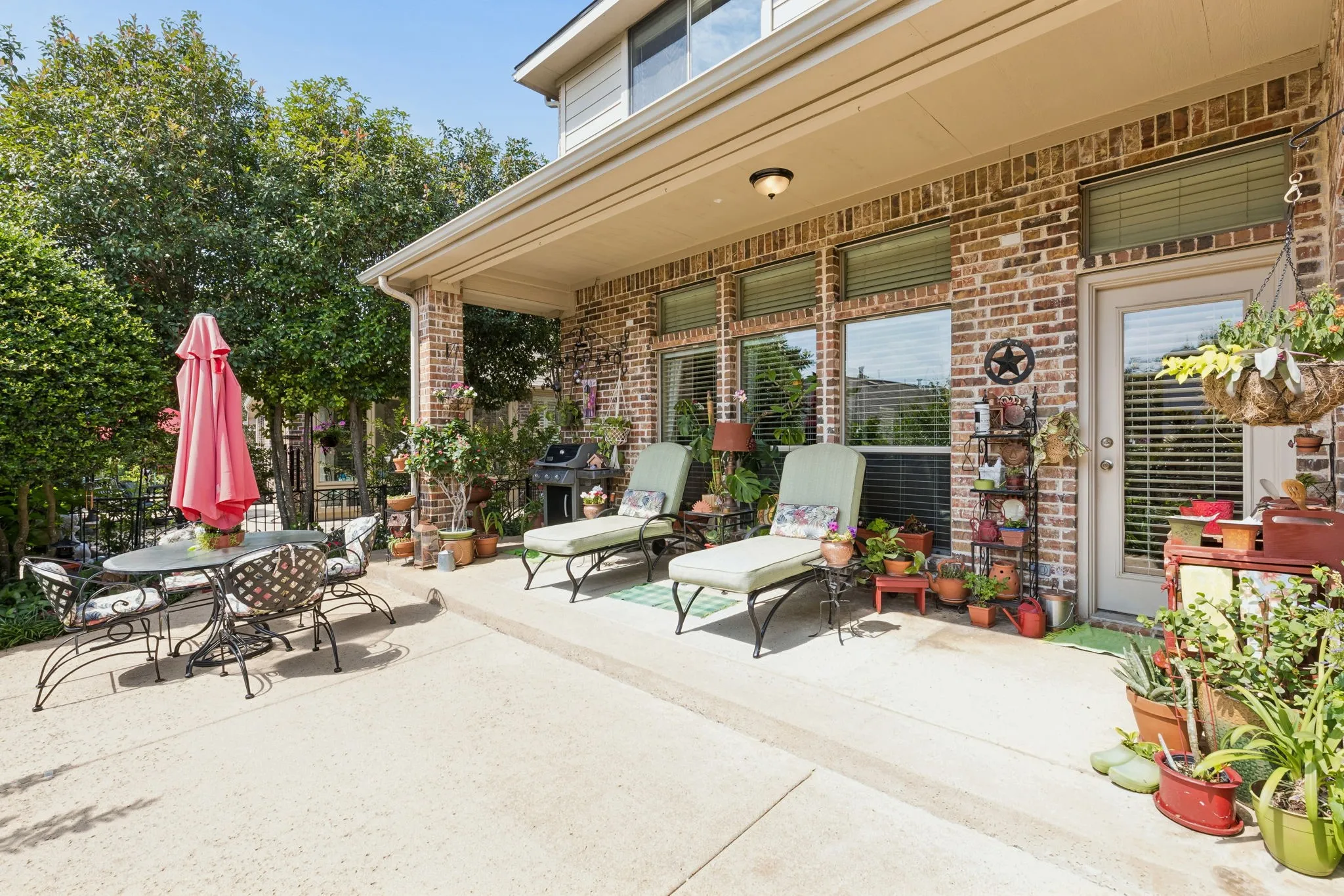 Single Family Residence For Sale in Collin County , 660 Scenic Ranch Circle, Fairview, Texas 75069, 3 Bedroom, 3 Bathroom, 2 Garage spaces, 3,126 Sqft, built in 2003, mls#21291408, Real Estate Agent in Fairview, Homes For Sale in Collin county, Homes For Sale in Fairview, Realtor in Fairview Texas, Real Estate Brokerage Independent Realty Texas, Luminita Cordes Realtor
