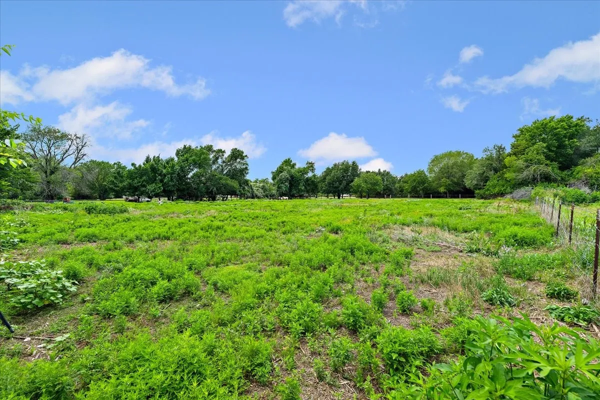 Single Family Residence For Sale in Navarro County , 102 E Highway 31, Dawson, Texas 76639, 3 Bedrooms, 2 Bathrooms, Garage spaces, 1,213 Sqft, built in 1947, Price $350,000, mls#21288779, Real Estate Agent in Dawson, Homes For Sale in Navarro county, Homes For Sale in Dawson, Realtor in Dawson Texas, Real Estate Brokerage Independent Realty Texas, Luminita Cordes Realtor
