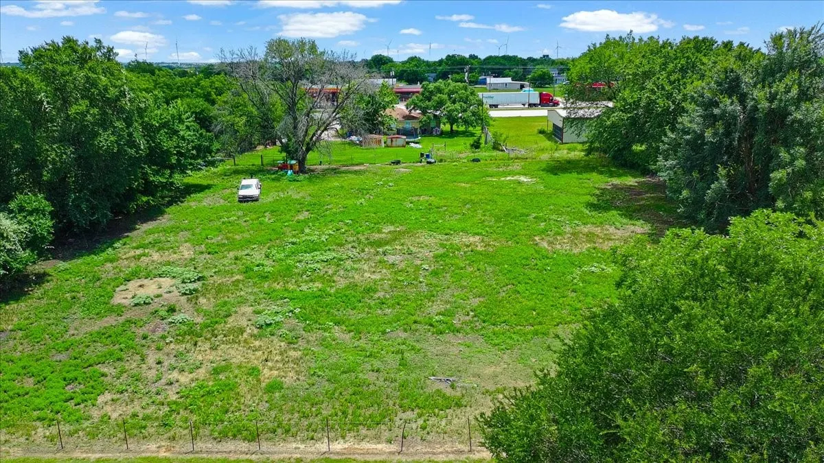 Single Family Residence For Sale in Navarro County , 102 E Highway 31, Dawson, Texas 76639, 3 Bedrooms, 2 Bathrooms, Garage spaces, 1,213 Sqft, built in 1947, Price $350,000, mls#21288779, Real Estate Agent in Dawson, Homes For Sale in Navarro county, Homes For Sale in Dawson, Realtor in Dawson Texas, Real Estate Brokerage Independent Realty Texas, Luminita Cordes Realtor