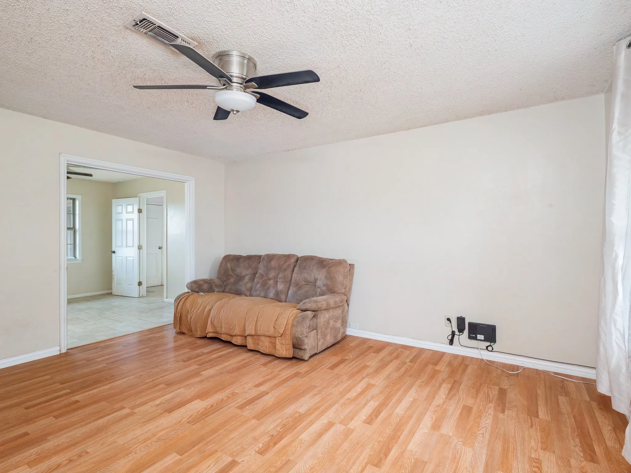 Single Family Residence For Sale in Brown County , 7116 Monaghan Drive, Brownwood, Texas 76801, 3 Bedroom, 2 Bathroom, 1 Garage spaces, 1,305 Sqft, built in 1975, mls#21295045, Real Estate Agent in Brownwood, Homes For Sale in Brown county, Homes For Sale in Brownwood, Realtor in Brownwood Texas, Real Estate Brokerage Independent Realty Texas, Luminita Cordes Realtor