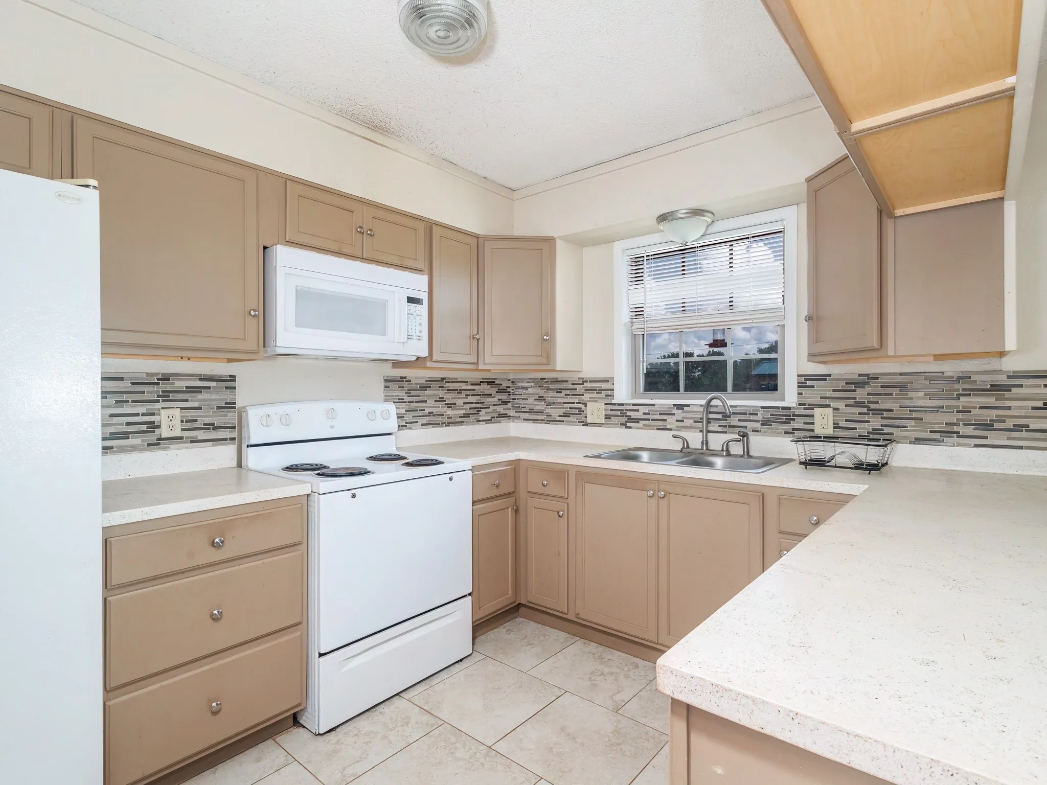 Single Family Residence For Sale in Brown County , 7116 Monaghan Drive, Brownwood, Texas 76801, 3 Bedroom, 2 Bathroom, 1 Garage spaces, 1,305 Sqft, built in 1975, mls#21295045, Real Estate Agent in Brownwood, Homes For Sale in Brown county, Homes For Sale in Brownwood, Realtor in Brownwood Texas, Real Estate Brokerage Independent Realty Texas, Luminita Cordes Realtor