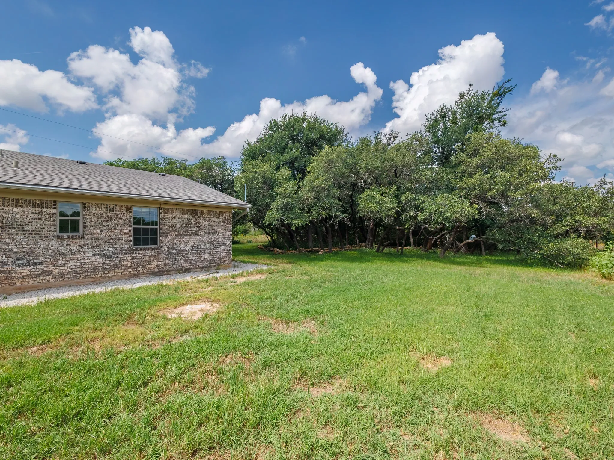 Single Family Residence For Sale in Brown County , 7116 Monaghan Drive, Brownwood, Texas 76801, 3 Bedroom, 2 Bathroom, 1 Garage spaces, 1,305 Sqft, built in 1975, mls#21295045, Real Estate Agent in Brownwood, Homes For Sale in Brown county, Homes For Sale in Brownwood, Realtor in Brownwood Texas, Real Estate Brokerage Independent Realty Texas, Luminita Cordes Realtor