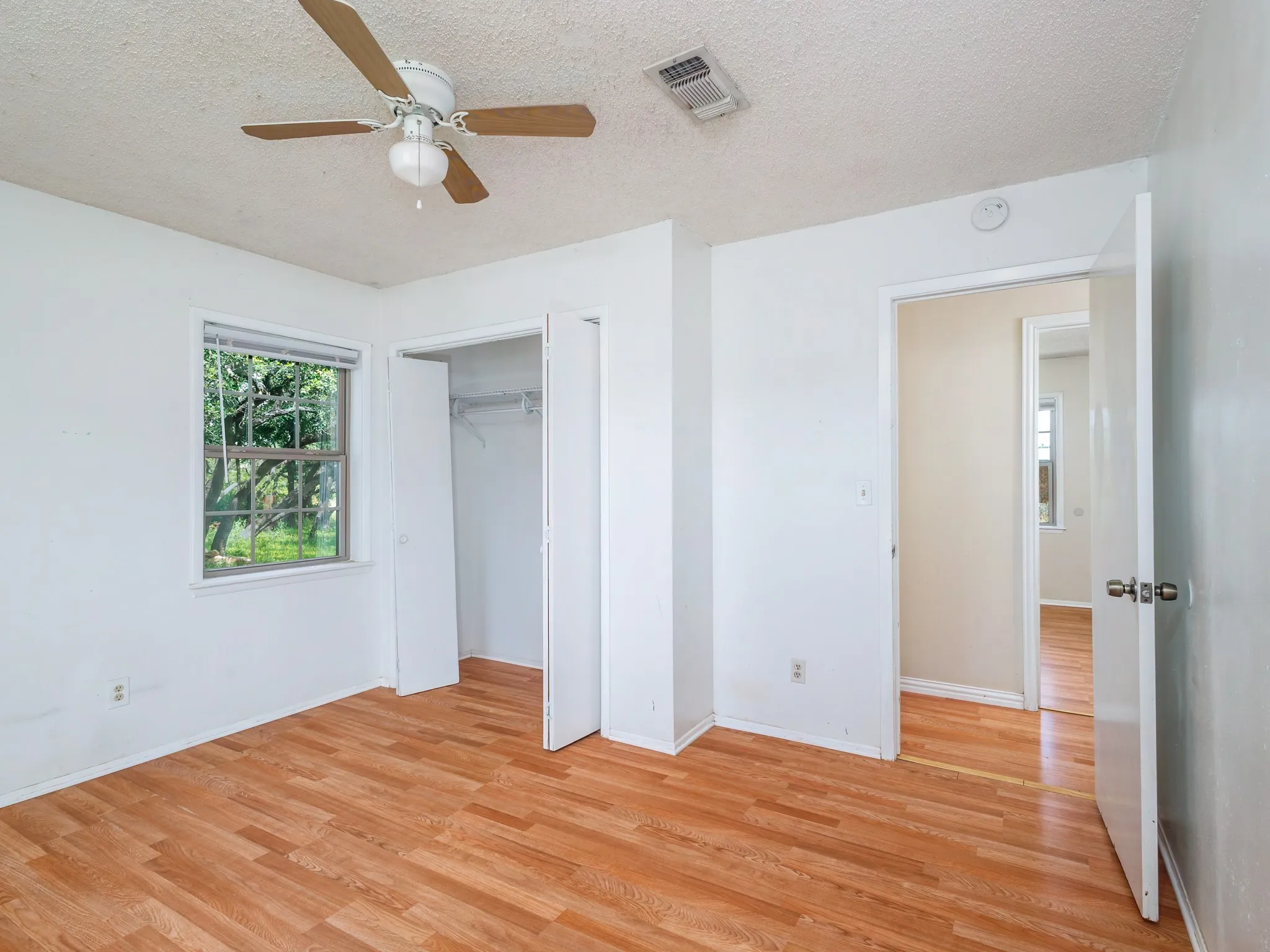 Single Family Residence For Sale in Brown County , 7116 Monaghan Drive, Brownwood, Texas 76801, 3 Bedroom, 2 Bathroom, 1 Garage spaces, 1,305 Sqft, built in 1975, mls#21295045, Real Estate Agent in Brownwood, Homes For Sale in Brown county, Homes For Sale in Brownwood, Realtor in Brownwood Texas, Real Estate Brokerage Independent Realty Texas, Luminita Cordes Realtor