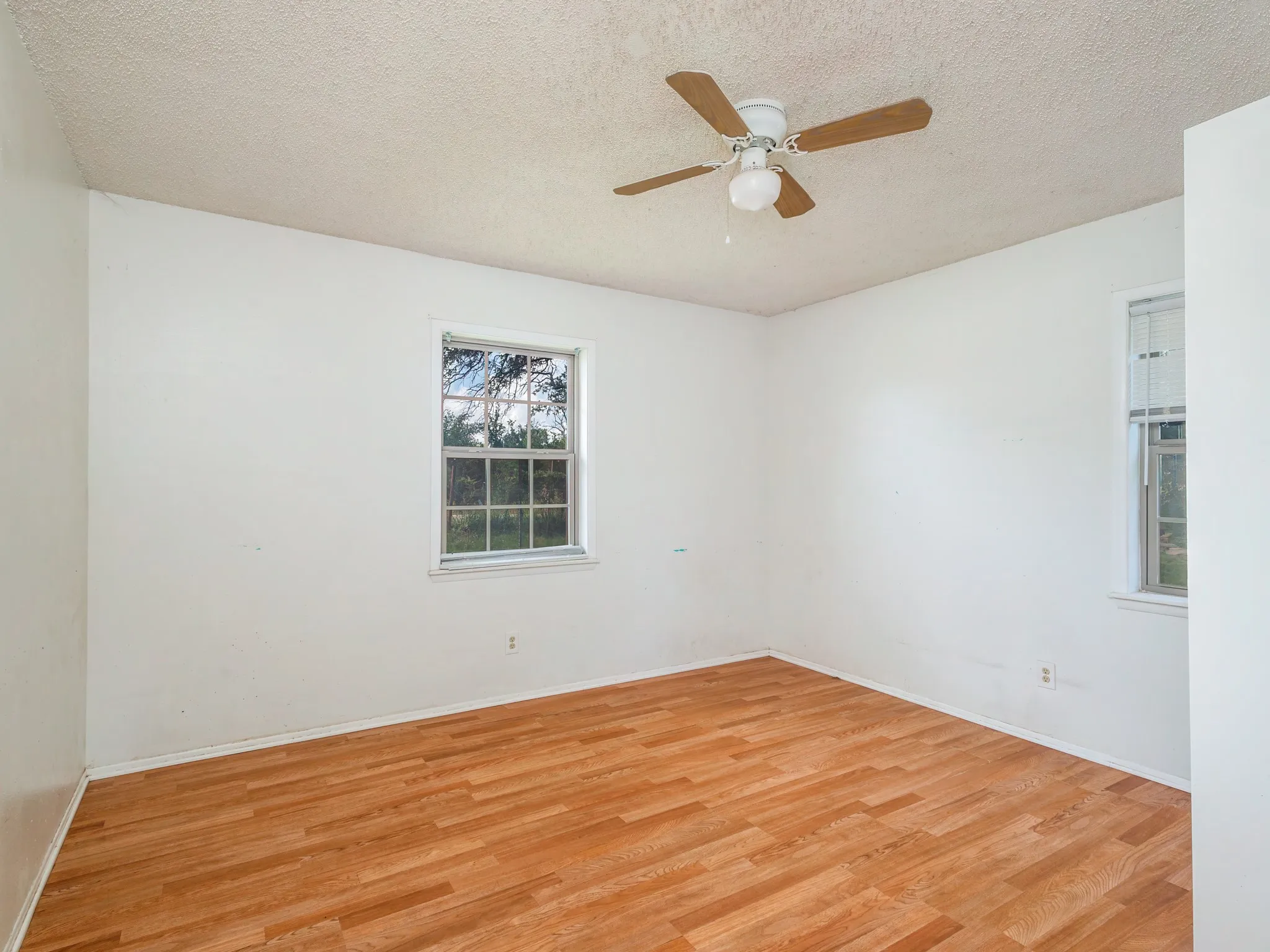 Single Family Residence For Sale in Brown County , 7116 Monaghan Drive, Brownwood, Texas 76801, 3 Bedroom, 2 Bathroom, 1 Garage spaces, 1,305 Sqft, built in 1975, mls#21295045, Real Estate Agent in Brownwood, Homes For Sale in Brown county, Homes For Sale in Brownwood, Realtor in Brownwood Texas, Real Estate Brokerage Independent Realty Texas, Luminita Cordes Realtor