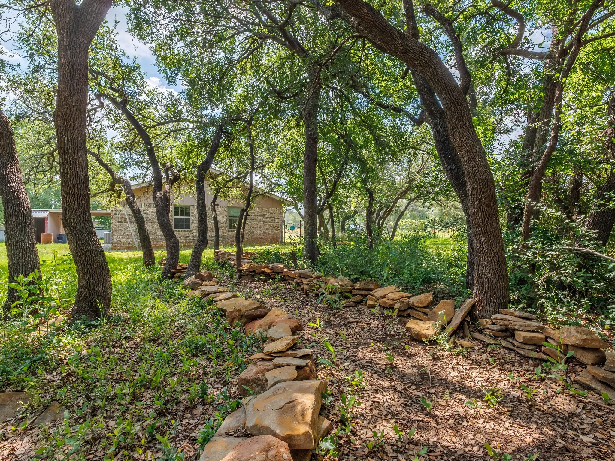 Single Family Residence For Sale in Brown County , 7116 Monaghan Drive, Brownwood, Texas 76801, 3 Bedroom, 2 Bathroom, 1 Garage spaces, 1,305 Sqft, built in 1975, mls#21295045, Real Estate Agent in Brownwood, Homes For Sale in Brown county, Homes For Sale in Brownwood, Realtor in Brownwood Texas, Real Estate Brokerage Independent Realty Texas, Luminita Cordes Realtor