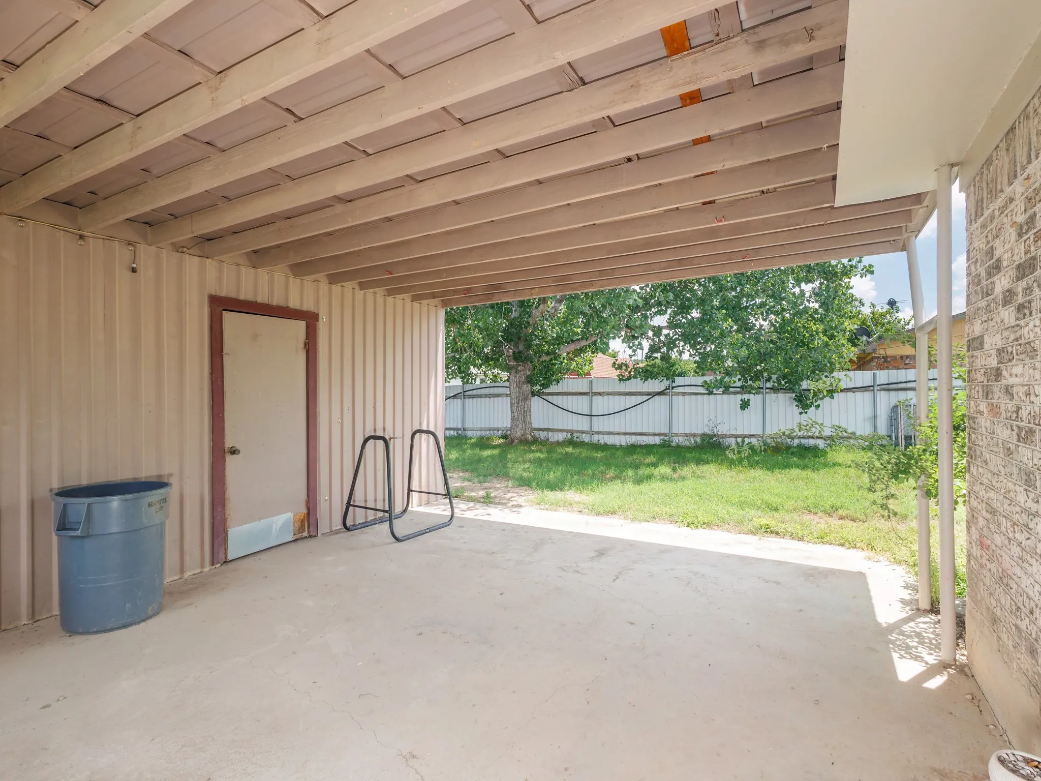 Single Family Residence For Sale in Brown County , 7116 Monaghan Drive, Brownwood, Texas 76801, 3 Bedroom, 2 Bathroom, 1 Garage spaces, 1,305 Sqft, built in 1975, mls#21295045, Real Estate Agent in Brownwood, Homes For Sale in Brown county, Homes For Sale in Brownwood, Realtor in Brownwood Texas, Real Estate Brokerage Independent Realty Texas, Luminita Cordes Realtor