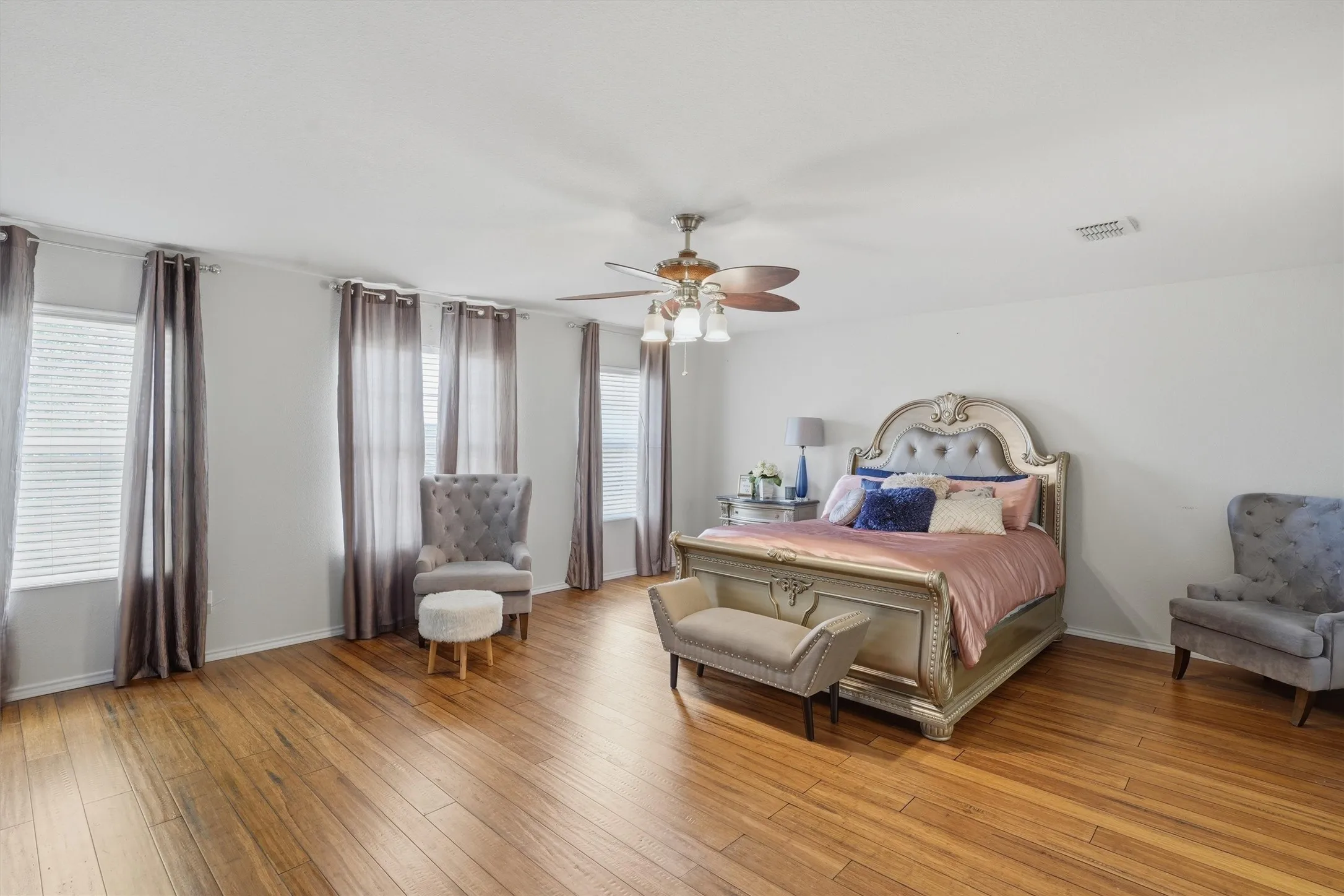 Single Family Residence For Sale in Tarrant County , 9024 Penny Lane, Fort Worth, Texas 76123, 5 Bedroom, 3 Bathroom, 2 Garage spaces, 3,488 Sqft, built in 2006, mls#21271929, Real Estate Agent in Fort Worth, Homes For Sale in Tarrant county, Homes For Sale in Fort Worth, Realtor in Fort Worth Texas, Real Estate Brokerage Independent Realty Texas, Luminita Cordes Realtor