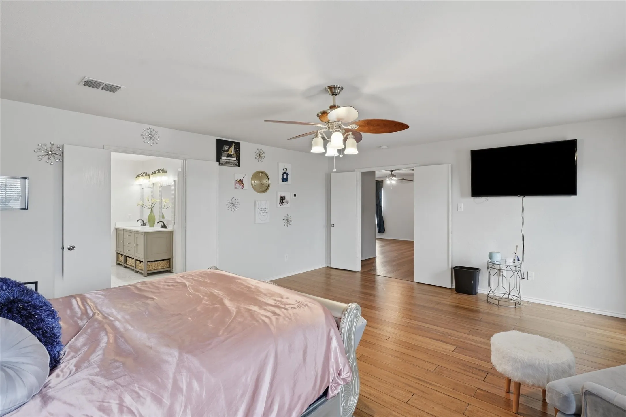 Single Family Residence For Sale in Tarrant County , 9024 Penny Lane, Fort Worth, Texas 76123, 5 Bedroom, 3 Bathroom, 2 Garage spaces, 3,488 Sqft, built in 2006, mls#21271929, Real Estate Agent in Fort Worth, Homes For Sale in Tarrant county, Homes For Sale in Fort Worth, Realtor in Fort Worth Texas, Real Estate Brokerage Independent Realty Texas, Luminita Cordes Realtor