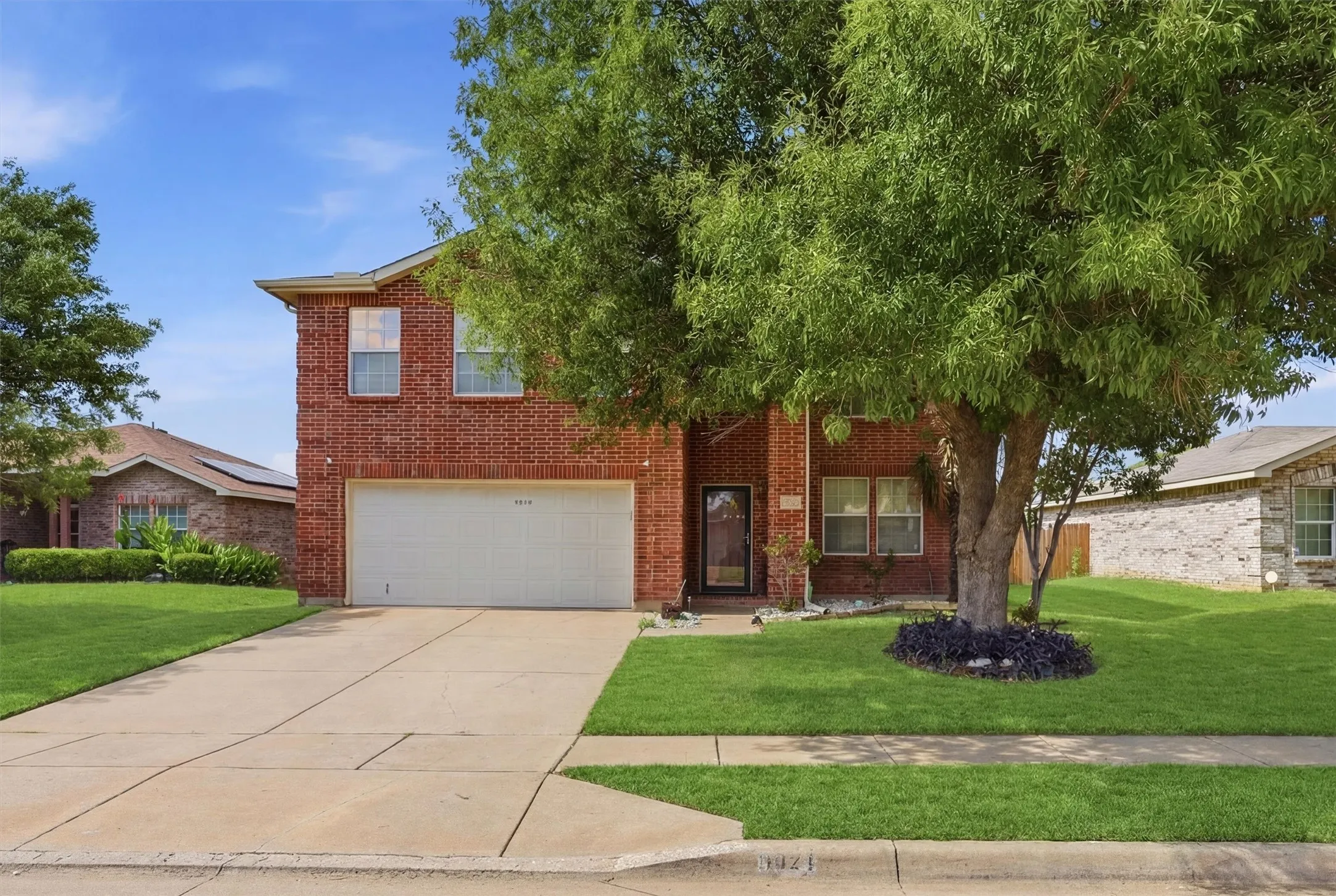 Single Family Residence For Sale in Tarrant County , 9024 Penny Lane, Fort Worth, Texas 76123, 5 Bedroom, 3 Bathroom, 2 Garage spaces, 3,488 Sqft, built in 2006, mls#21271929, Real Estate Agent in Fort Worth, Homes For Sale in Tarrant county, Homes For Sale in Fort Worth, Realtor in Fort Worth Texas, Real Estate Brokerage Independent Realty Texas, Luminita Cordes Realtor