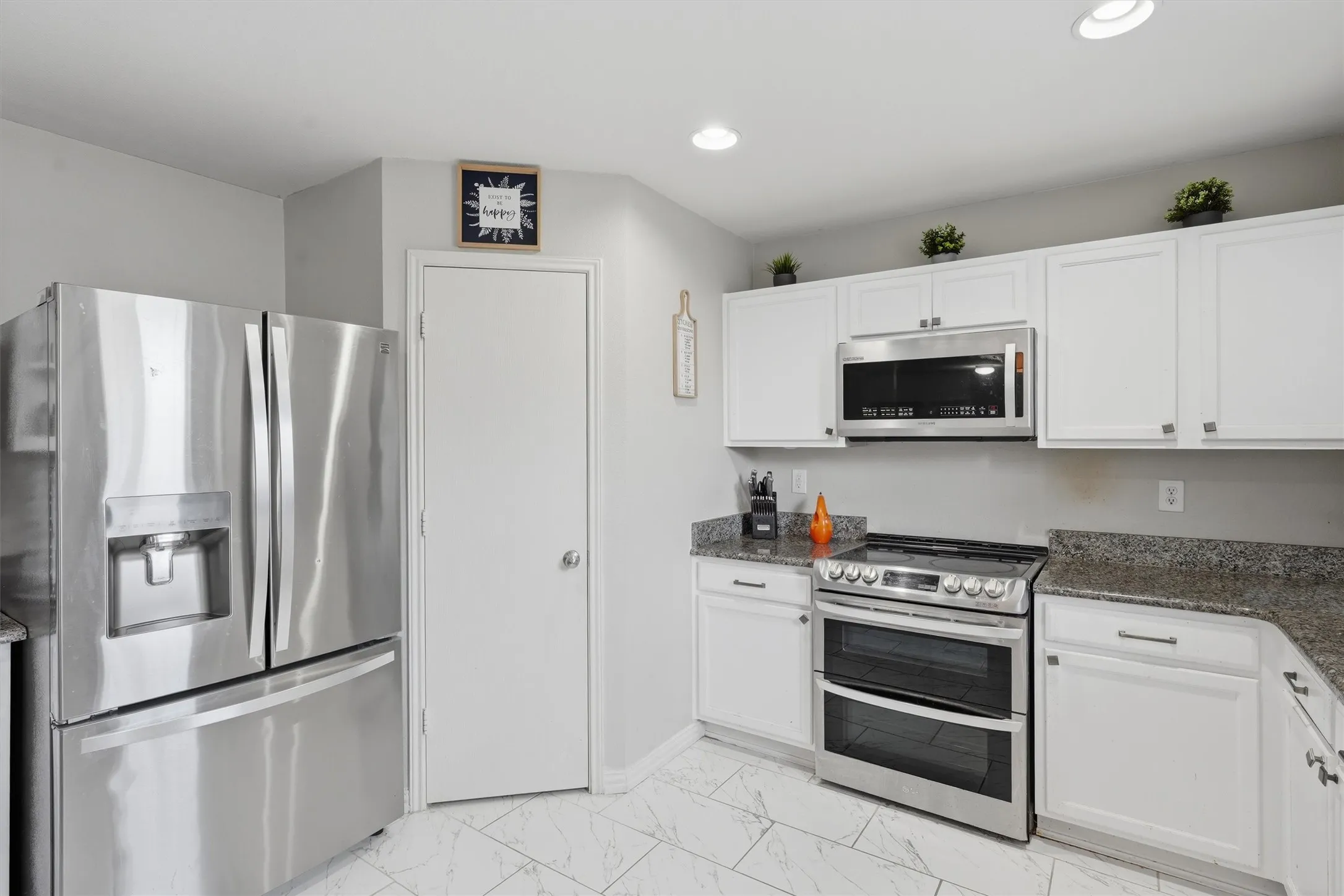 Single Family Residence For Sale in Tarrant County , 9024 Penny Lane, Fort Worth, Texas 76123, 5 Bedroom, 3 Bathroom, 2 Garage spaces, 3,488 Sqft, built in 2006, mls#21271929, Real Estate Agent in Fort Worth, Homes For Sale in Tarrant county, Homes For Sale in Fort Worth, Realtor in Fort Worth Texas, Real Estate Brokerage Independent Realty Texas, Luminita Cordes Realtor