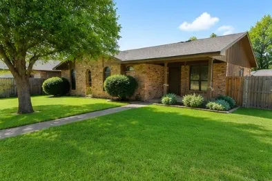 Single Family Residence For Rent in Dallas County , 2117 Wellington Drive, Grand Prairie, Texas 75051, 3 Bedrooms, 2 Bathrooms, 2 Garage spaces, 1,590 Sqft, built in 1972, Price $2,600, mls#21295099, Real Estate Agent in Grand Prairie, Homes For Rent in Dallas county, Homes For Rent in Grand Prairie, Realtor in Grand Prairie Texas, Real Estate Brokerage Independent Realty Texas, Luminita Cordes Realtor