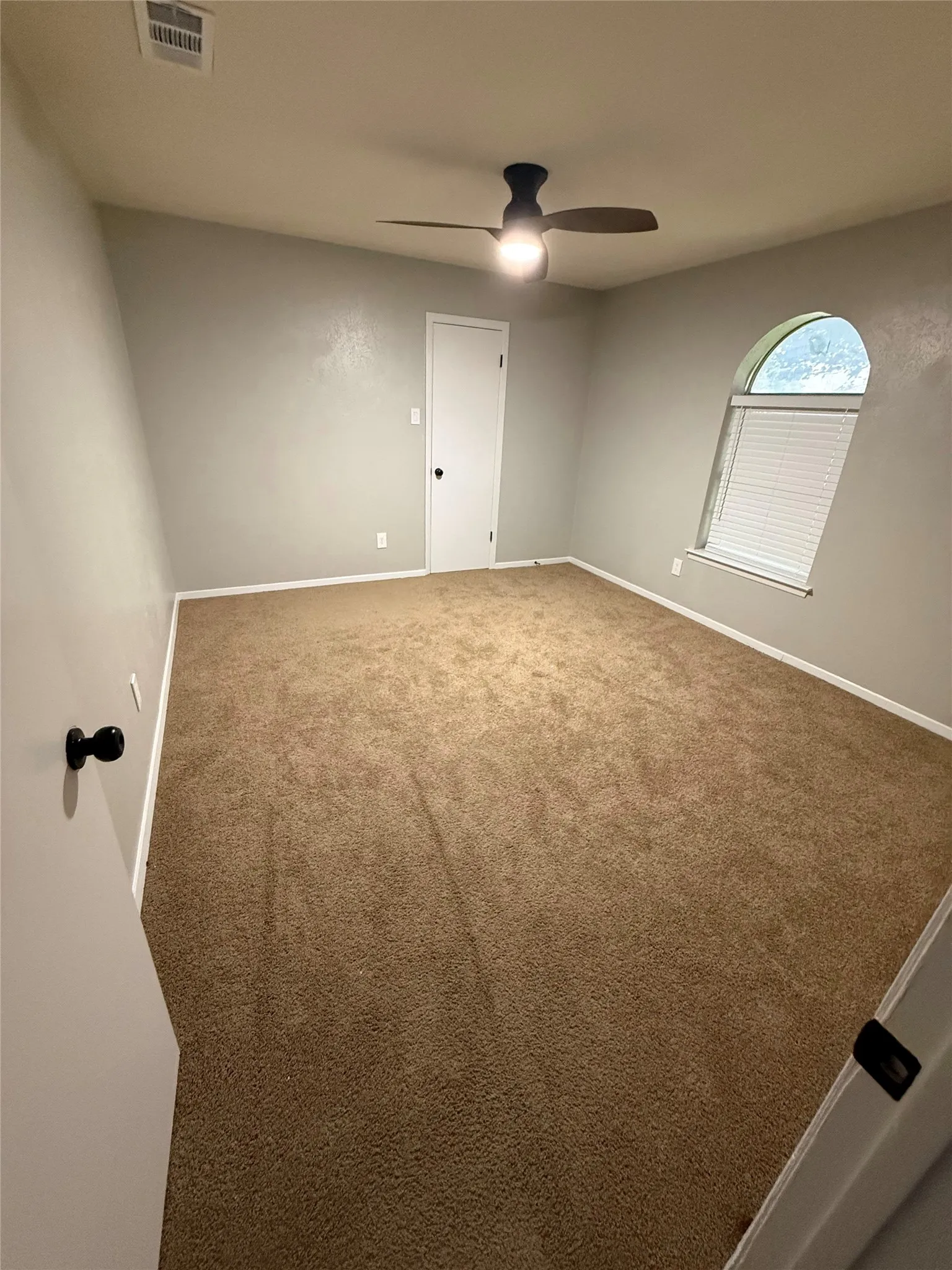 Single Family Residence For Rent in Dallas County , 2117 Wellington Drive, Grand Prairie, Texas 75051, 3 Bedrooms, 2 Bathrooms, 2 Garage spaces, 1,590 Sqft, built in 1972, Price $2,600, mls#21295099, Real Estate Agent in Grand Prairie, Homes For Rent in Dallas county, Homes For Rent in Grand Prairie, Realtor in Grand Prairie Texas, Real Estate Brokerage Independent Realty Texas, Luminita Cordes Realtor