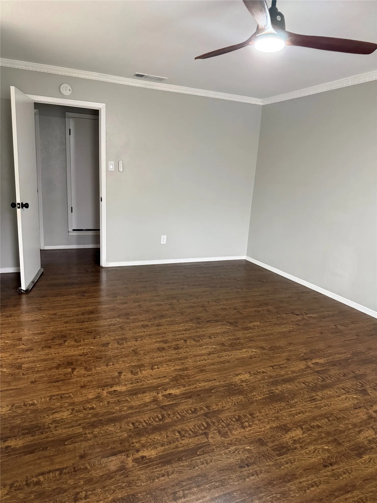 Single Family Residence For Rent in Dallas County , 2117 Wellington Drive, Grand Prairie, Texas 75051, 3 Bedrooms, 2 Bathrooms, 2 Garage spaces, 1,590 Sqft, built in 1972, Price $2,600, mls#21295099, Real Estate Agent in Grand Prairie, Homes For Rent in Dallas county, Homes For Rent in Grand Prairie, Realtor in Grand Prairie Texas, Real Estate Brokerage Independent Realty Texas, Luminita Cordes Realtor