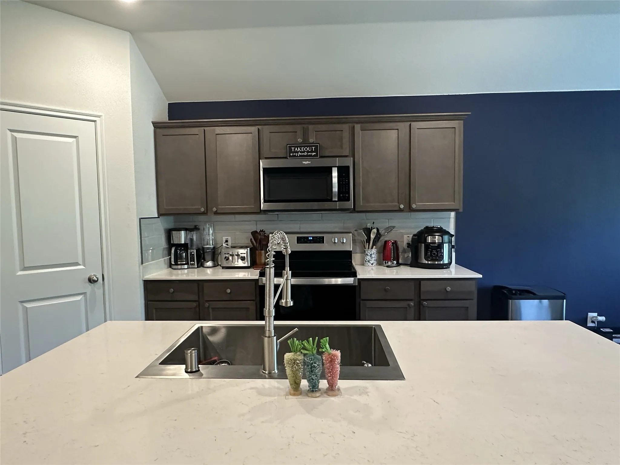 Single Family Residence For Rent in Hunt County , 125 Smarty Jones Street, Caddo Mills, Texas 75135, 4 Bedroom, 2 Bathroom, 2 Garage spaces, 1,690 Sqft, built in 2021, mls#21293979, Real Estate Agent in Caddo Mills, Homes For Rent in Hunt county, Homes For Rent in Caddo Mills, Realtor in Caddo Mills Texas, Real Estate Brokerage Independent Realty Texas, Luminita Cordes Realtor