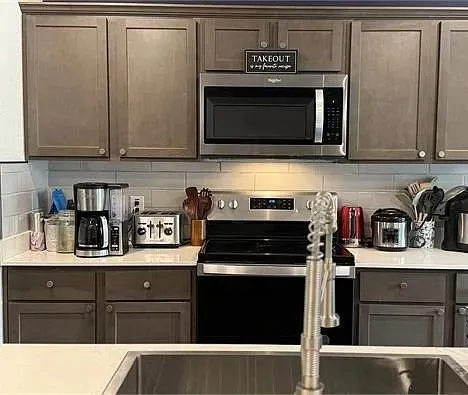Single Family Residence For Rent in Hunt County , 125 Smarty Jones Street, Caddo Mills, Texas 75135, 4 Bedroom, 2 Bathroom, 2 Garage spaces, 1,690 Sqft, built in 2021, mls#21293979, Real Estate Agent in Caddo Mills, Homes For Rent in Hunt county, Homes For Rent in Caddo Mills, Realtor in Caddo Mills Texas, Real Estate Brokerage Independent Realty Texas, Luminita Cordes Realtor