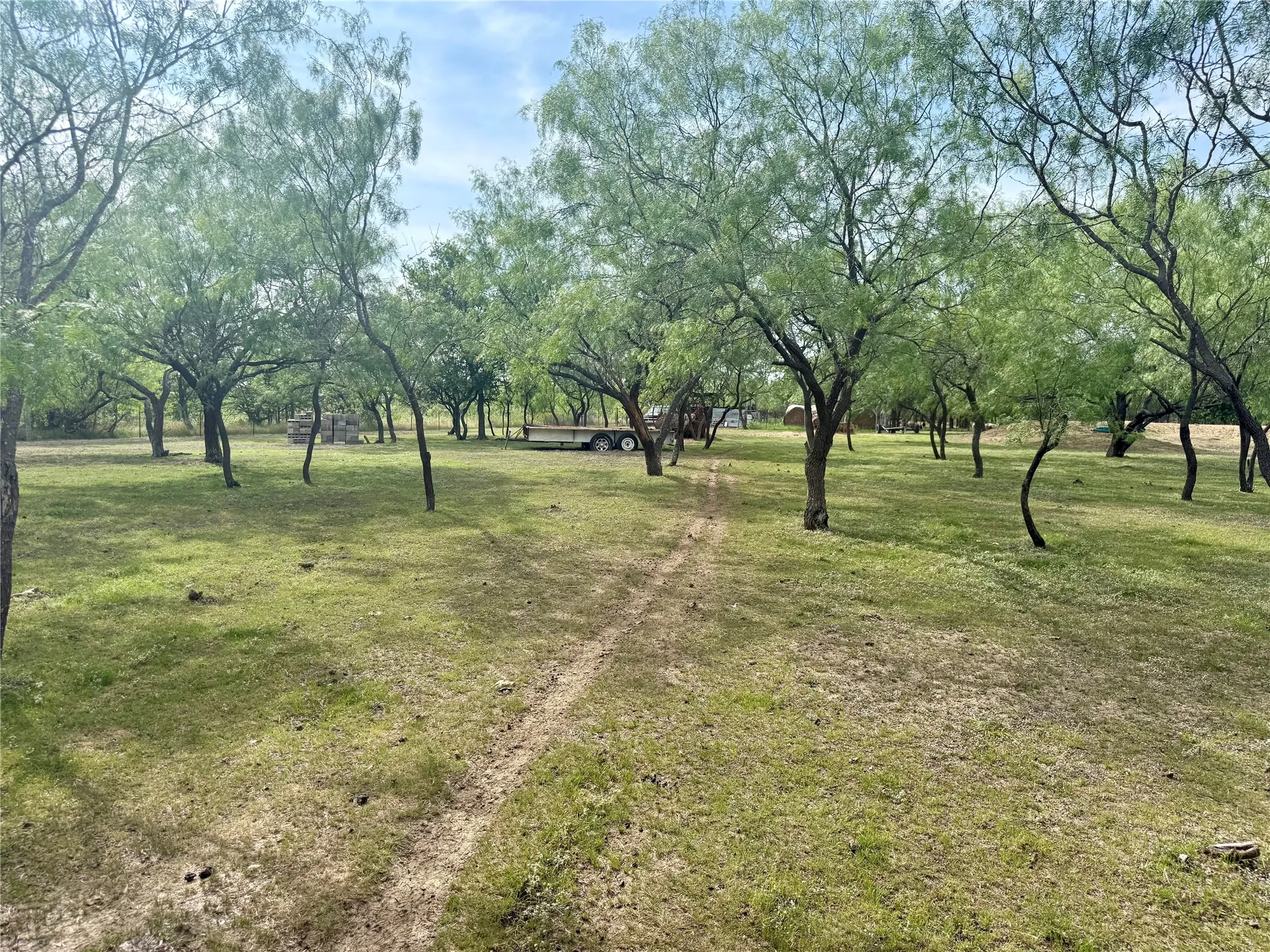 Farm For Sale in Navarro County , 1132 SW County Road 2348, Richland, Texas 76681, 4 Bedroom, 2 Bathroom, Garage spaces, 2,072 Sqft, built in 2000, mls#21283318, Real Estate Agent in Richland, Homes For Sale in Navarro county, Homes For Sale in Richland, Realtor in Richland Texas, Real Estate Brokerage Independent Realty Texas, Luminita Cordes Realtor