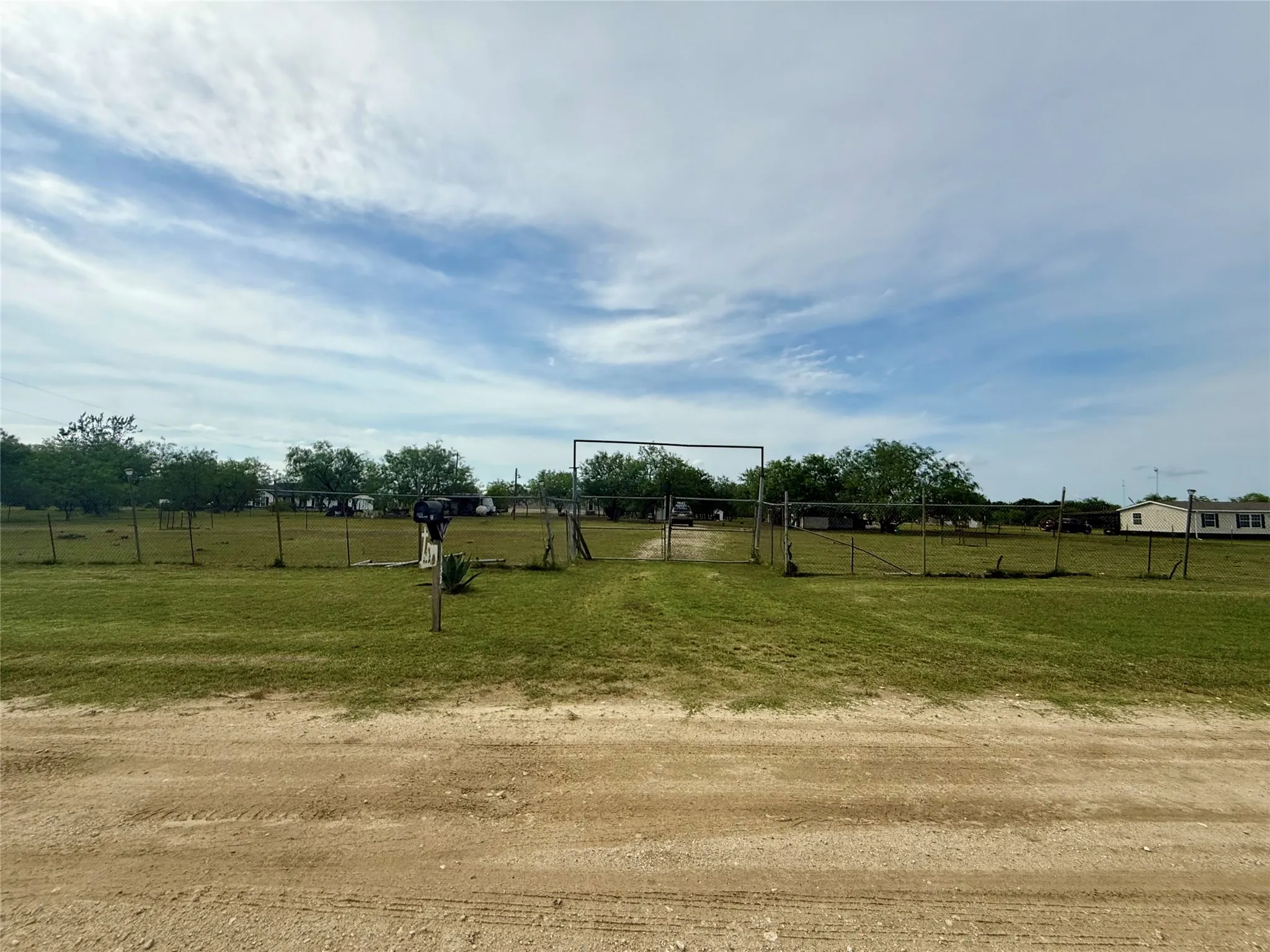 Farm For Sale in Navarro County , 1132 SW County Road 2348, Richland, Texas 76681, 4 Bedroom, 2 Bathroom, Garage spaces, 2,072 Sqft, built in 2000, mls#21283318, Real Estate Agent in Richland, Homes For Sale in Navarro county, Homes For Sale in Richland, Realtor in Richland Texas, Real Estate Brokerage Independent Realty Texas, Luminita Cordes Realtor