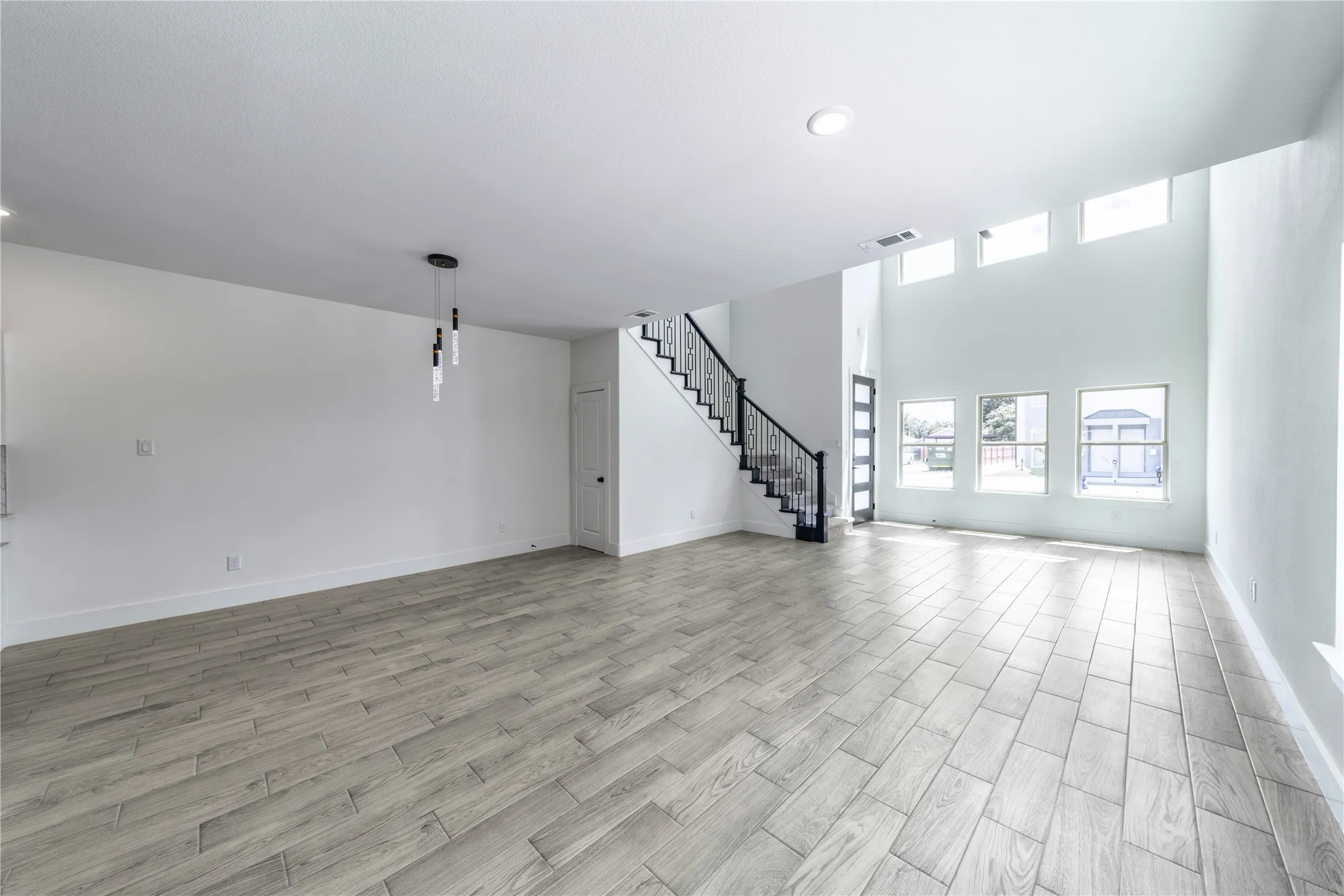 Single Family Residence For Sale in Tarrant County , 1426 Evans Avenue, Fort Worth, Texas 76104, 3 Bedroom, 3 Bathroom, 2 Garage spaces, 2,014 Sqft, built in 2024, mls#21295096, Real Estate Agent in Fort Worth, Homes For Sale in Tarrant county, Homes For Sale in Fort Worth, Realtor in Fort Worth Texas, Real Estate Brokerage Independent Realty Texas, Luminita Cordes Realtor