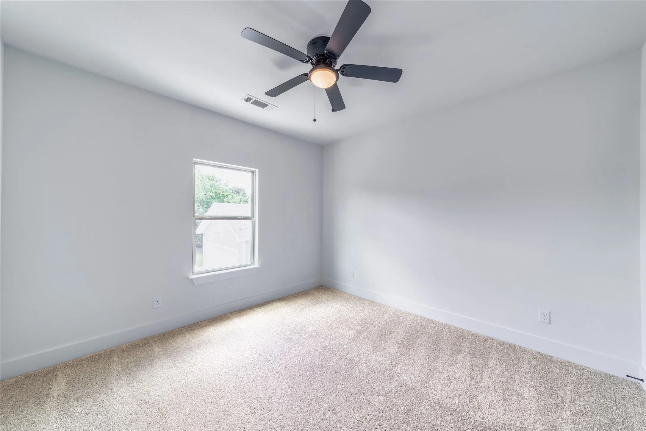Single Family Residence For Sale in Tarrant County , 1426 Evans Avenue, Fort Worth, Texas 76104, 3 Bedroom, 3 Bathroom, 2 Garage spaces, 2,014 Sqft, built in 2024, mls#21295096, Real Estate Agent in Fort Worth, Homes For Sale in Tarrant county, Homes For Sale in Fort Worth, Realtor in Fort Worth Texas, Real Estate Brokerage Independent Realty Texas, Luminita Cordes Realtor