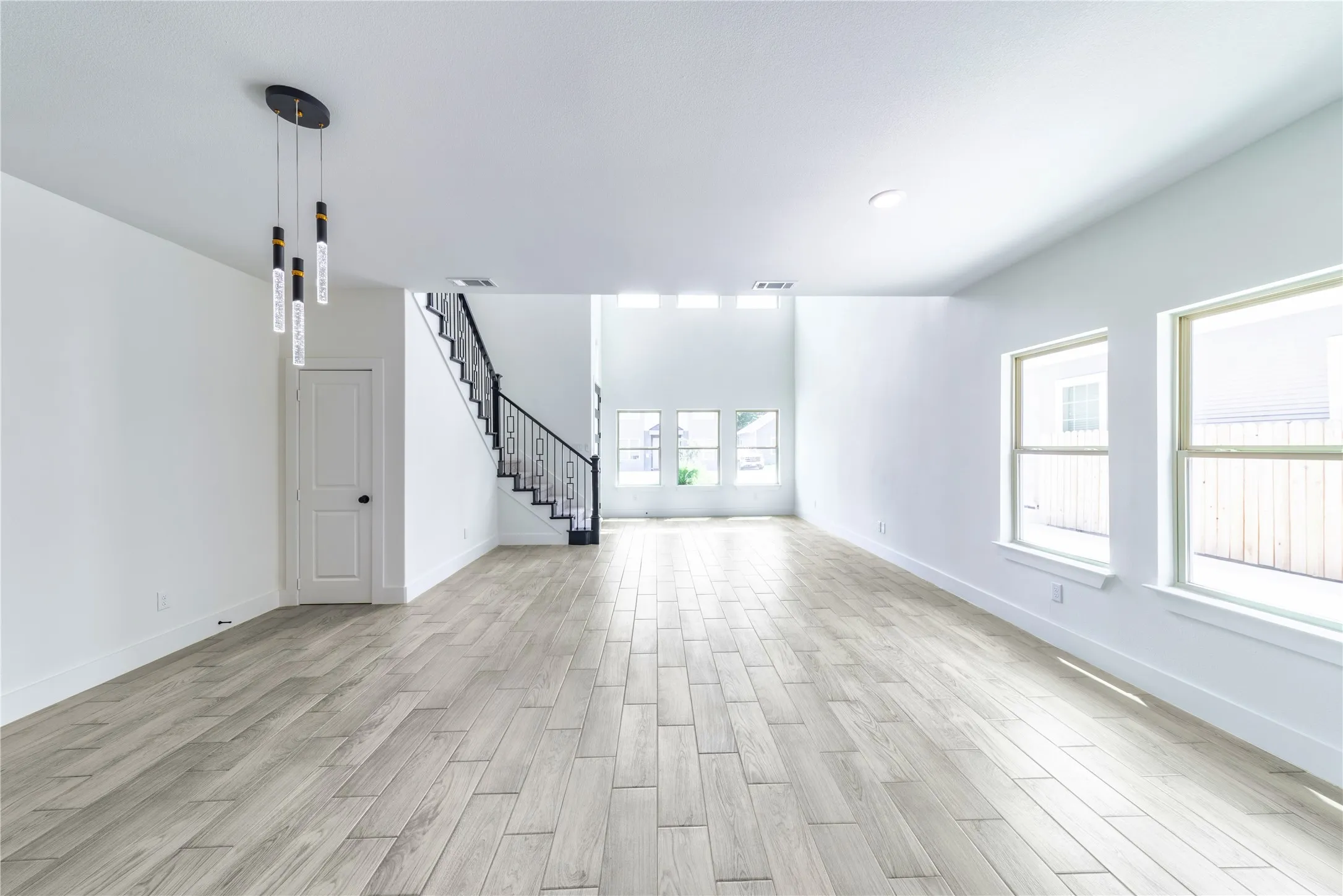 Single Family Residence For Sale in Tarrant County , 1426 Evans Avenue, Fort Worth, Texas 76104, 3 Bedroom, 3 Bathroom, 2 Garage spaces, 2,014 Sqft, built in 2024, mls#21295096, Real Estate Agent in Fort Worth, Homes For Sale in Tarrant county, Homes For Sale in Fort Worth, Realtor in Fort Worth Texas, Real Estate Brokerage Independent Realty Texas, Luminita Cordes Realtor