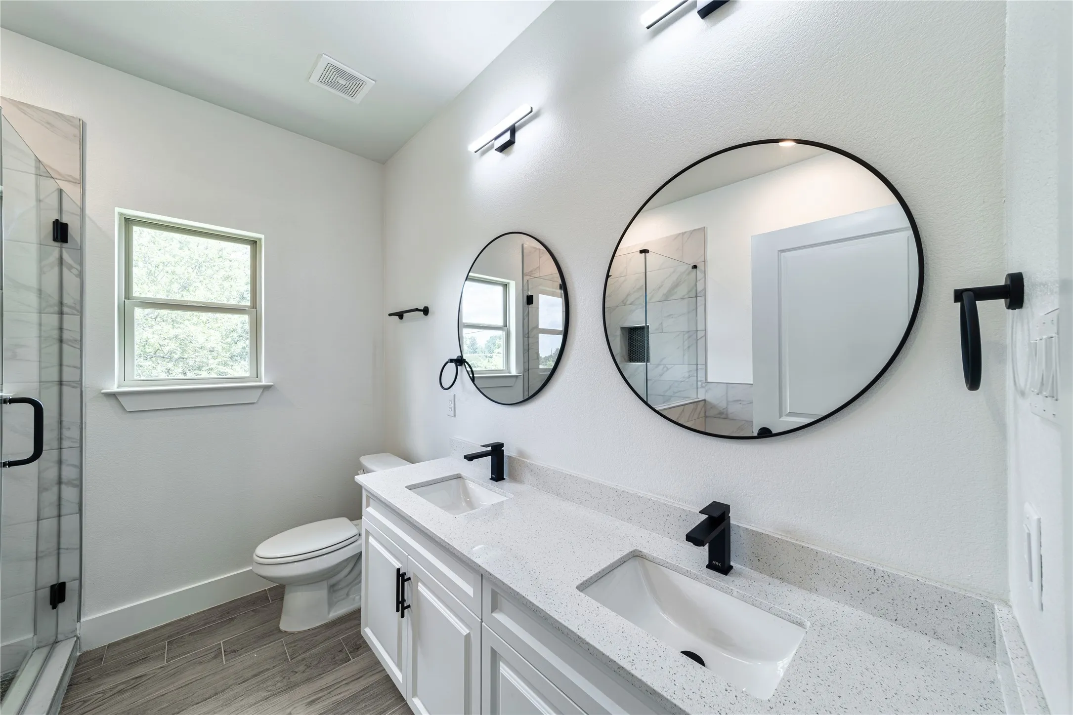 Single Family Residence For Sale in Tarrant County , 1426 Evans Avenue, Fort Worth, Texas 76104, 3 Bedroom, 3 Bathroom, 2 Garage spaces, 2,014 Sqft, built in 2024, mls#21295096, Real Estate Agent in Fort Worth, Homes For Sale in Tarrant county, Homes For Sale in Fort Worth, Realtor in Fort Worth Texas, Real Estate Brokerage Independent Realty Texas, Luminita Cordes Realtor